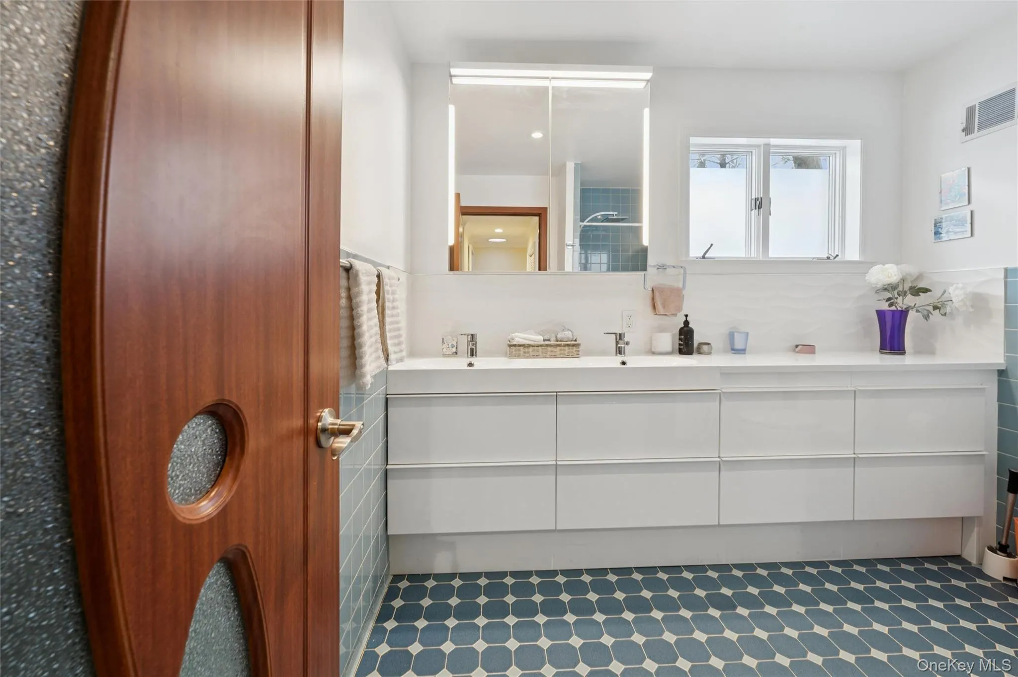 383 254th Street, New York, NY, 4 Bedrooms Bedrooms, 7 Rooms Rooms,3 BathroomsBathrooms,Residential,For Rent,254th,0,954990 383 254th Street, New York, NY, 4 Bedrooms Bedrooms, 7 Rooms Rooms,3 BathroomsBathrooms,Residential,For Rent,254th,0,954990