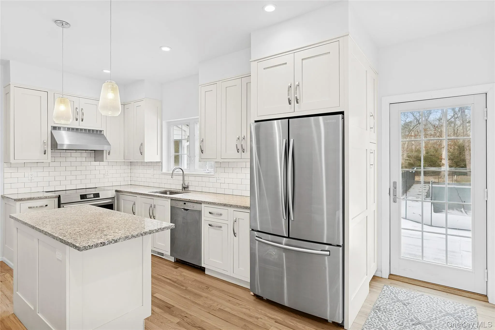KITCHEN KITCHEN