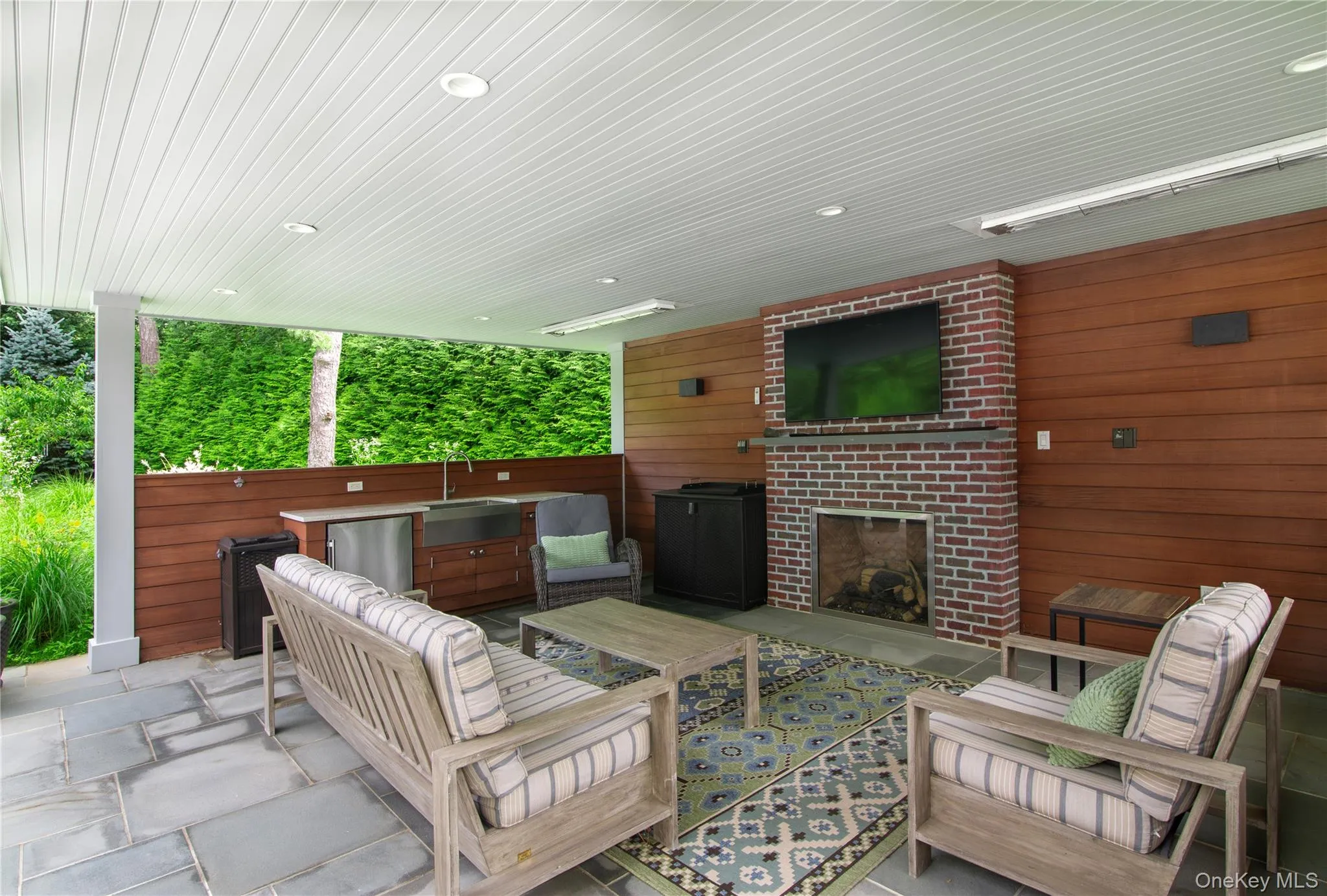 97 Spring Close Highway, East Hampton, NY, 4 Bedrooms Bedrooms, 16 Rooms Rooms,4 BathroomsBathrooms,Residential,For Rent,Spring Close,0,954992 97 Spring Close Highway, East Hampton, NY, 4 Bedrooms Bedrooms, 16 Rooms Rooms,4 BathroomsBathrooms,Residential,For Rent,Spring Close,0,954992