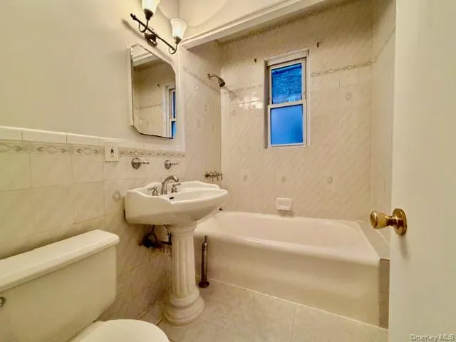 31-22 100th St, New York, NY, 2 Bedrooms Bedrooms, 6 Rooms Rooms,1 BathroomBathrooms,Residential Lease,Idx,100th St,0,955052 31-22 100th St, New York, NY, 2 Bedrooms Bedrooms, 6 Rooms Rooms,1 BathroomBathrooms,Residential Lease,Idx,100th St,0,955052