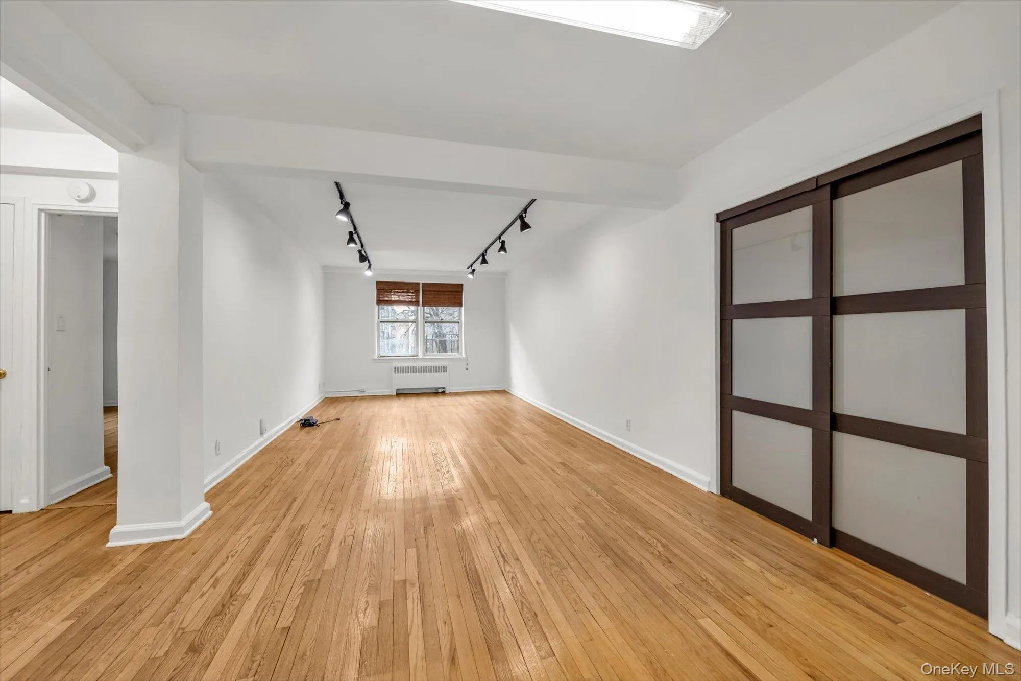 2080 Barnes Avenue, New York, NY, 1 Bedroom Bedrooms, 4 Rooms Rooms,1 BathroomBathrooms,Residential,For Rent,Barnes,0,955055 2080 Barnes Avenue, New York, NY, 1 Bedroom Bedrooms, 4 Rooms Rooms,1 BathroomBathrooms,Residential,For Rent,Barnes,0,955055