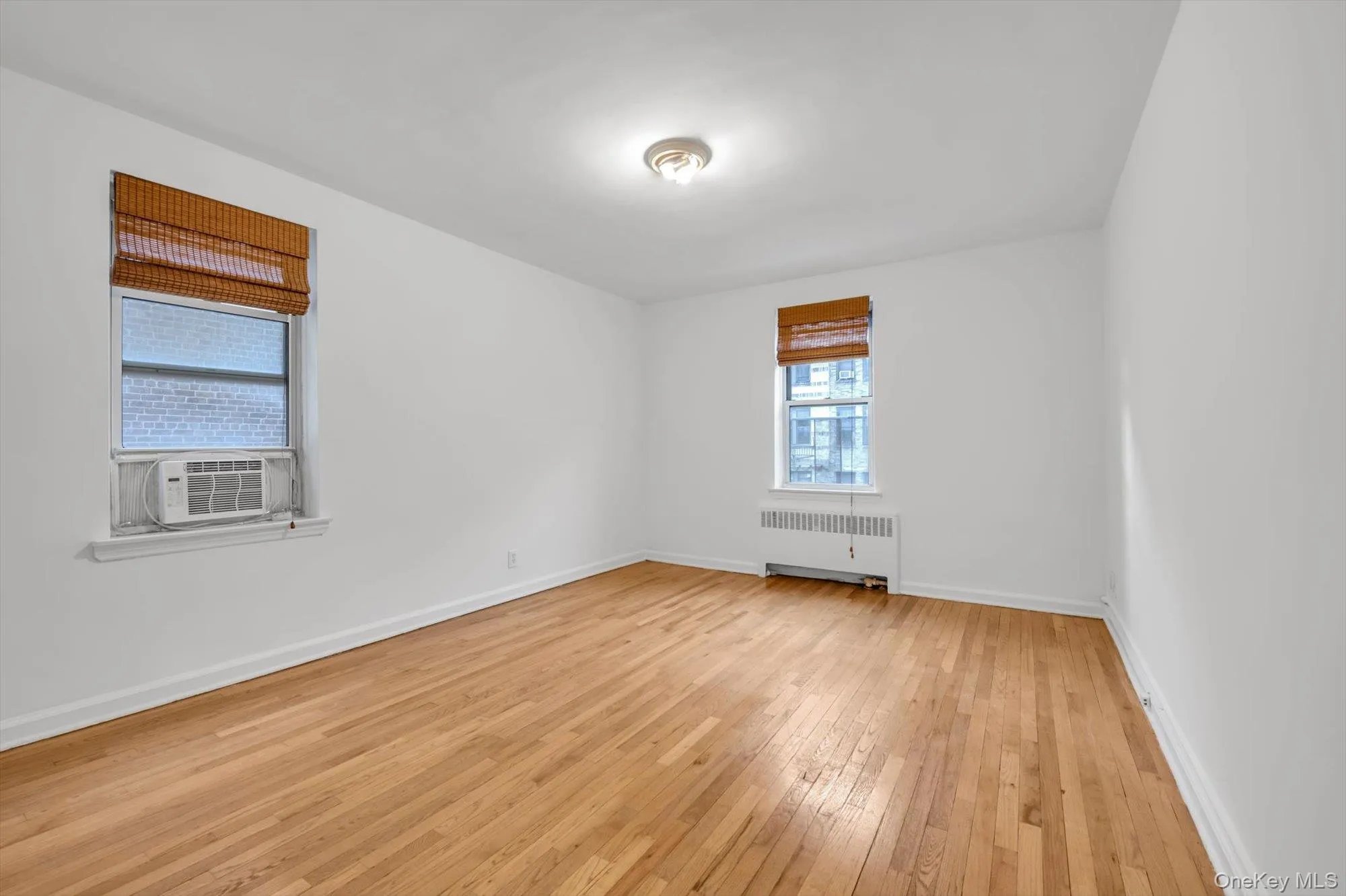 2080 Barnes Avenue, New York, NY, 1 Bedroom Bedrooms, 4 Rooms Rooms,1 BathroomBathrooms,Residential,For Rent,Barnes,0,955055 2080 Barnes Avenue, New York, NY, 1 Bedroom Bedrooms, 4 Rooms Rooms,1 BathroomBathrooms,Residential,For Rent,Barnes,0,955055