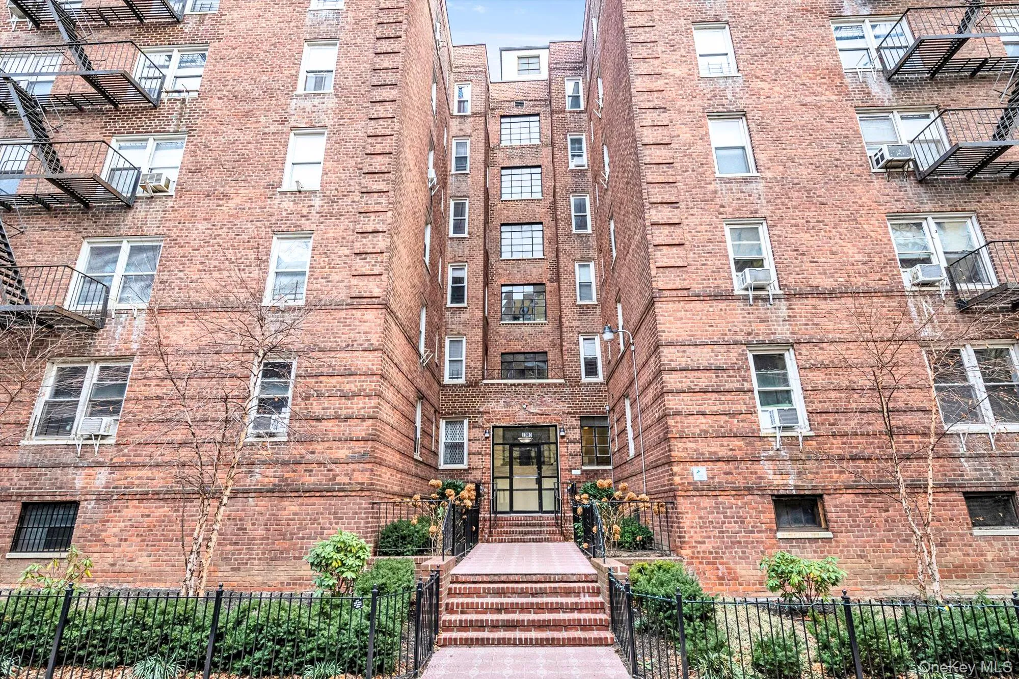2080 Barnes Avenue, New York, NY, 1 Bedroom Bedrooms, 4 Rooms Rooms,1 BathroomBathrooms,Residential,For Rent,Barnes,0,955055 2080 Barnes Avenue, New York, NY, 1 Bedroom Bedrooms, 4 Rooms Rooms,1 BathroomBathrooms,Residential,For Rent,Barnes,0,955055