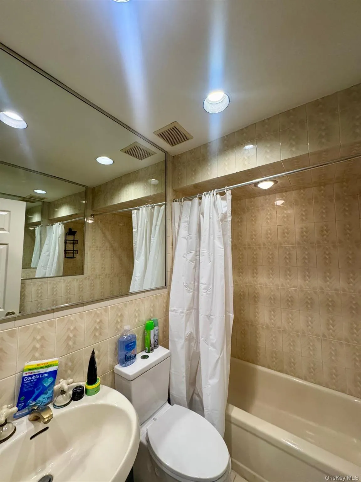 2780 Rockaway Avenue, Hempstead, NY, 4 Bedrooms Bedrooms, 7 Rooms Rooms,2 BathroomsBathrooms,Residential Lease,Idx,Rockaway,0,955074 2780 Rockaway Avenue, Hempstead, NY, 4 Bedrooms Bedrooms, 7 Rooms Rooms,2 BathroomsBathrooms,Residential Lease,Idx,Rockaway,0,955074