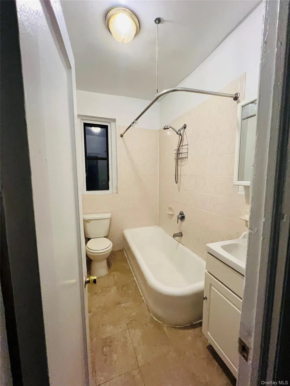 4396 Furman Avenue, New York, NY, 1 Bedroom Bedrooms, 3 Rooms Rooms,1 BathroomBathrooms,Residential Lease,Idx,Furman,0,955093 4396 Furman Avenue, New York, NY, 1 Bedroom Bedrooms, 3 Rooms Rooms,1 BathroomBathrooms,Residential Lease,Idx,Furman,0,955093