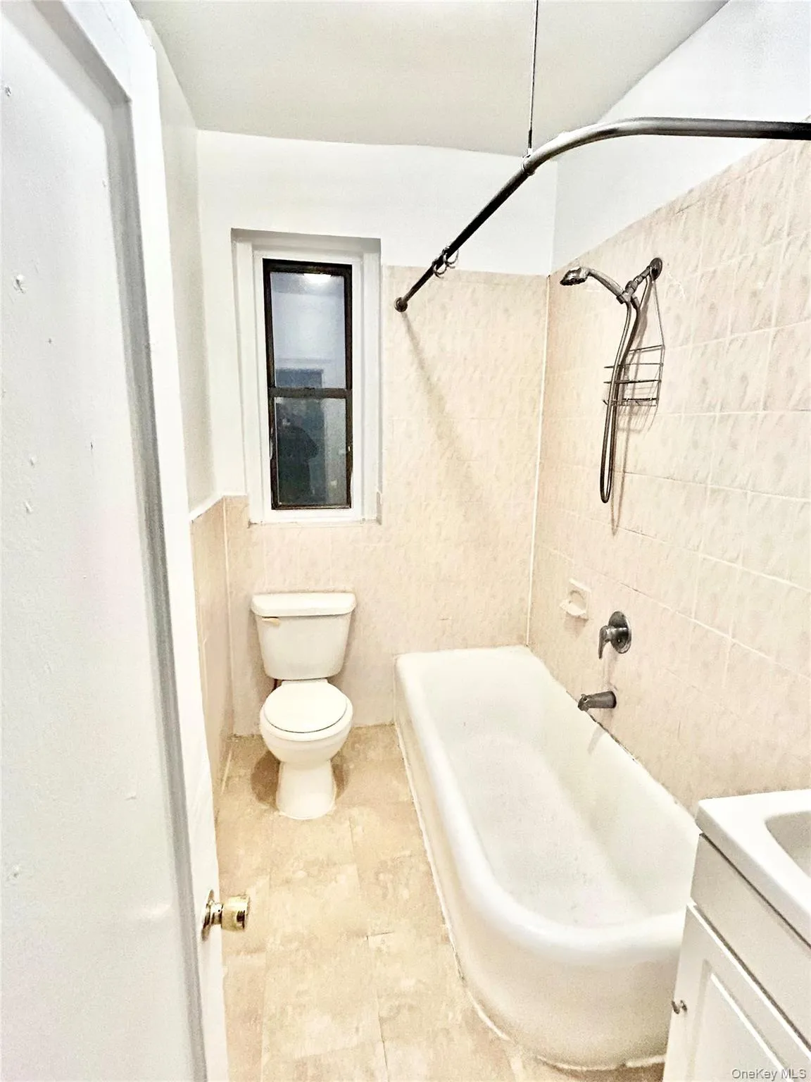 4396 Furman Avenue, New York, NY, 1 Bedroom Bedrooms, 3 Rooms Rooms,1 BathroomBathrooms,Residential Lease,Idx,Furman,0,955103 4396 Furman Avenue, New York, NY, 1 Bedroom Bedrooms, 3 Rooms Rooms,1 BathroomBathrooms,Residential Lease,Idx,Furman,0,955103