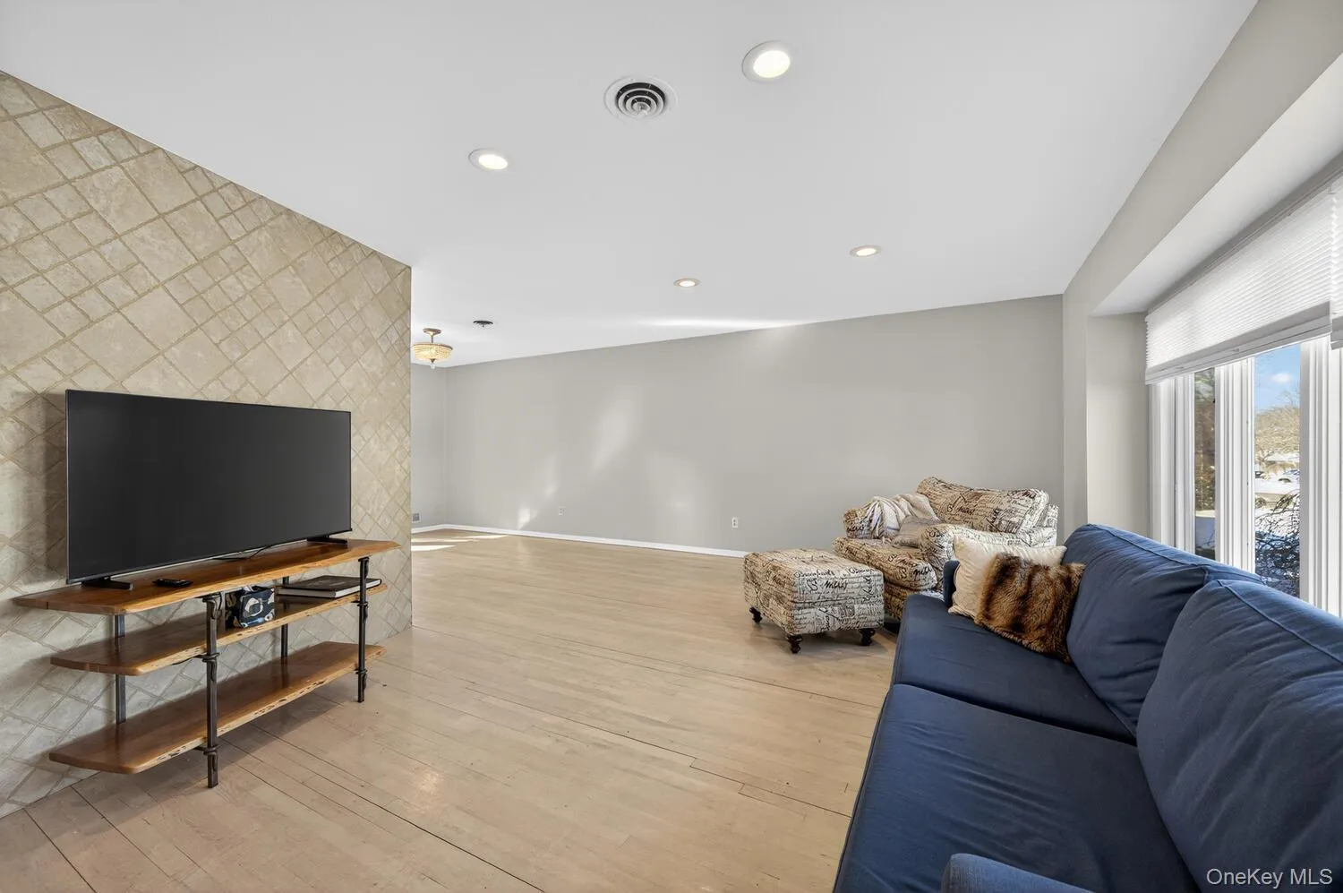 10 Whitlock Street, Oyster Bay, NY, 4 Bedrooms Bedrooms, 10 Rooms Rooms,3 BathroomsBathrooms,Residential Lease,For Rent,Whitlock,0,955104 10 Whitlock Street, Oyster Bay, NY, 4 Bedrooms Bedrooms, 10 Rooms Rooms,3 BathroomsBathrooms,Residential Lease,For Rent,Whitlock,0,955104