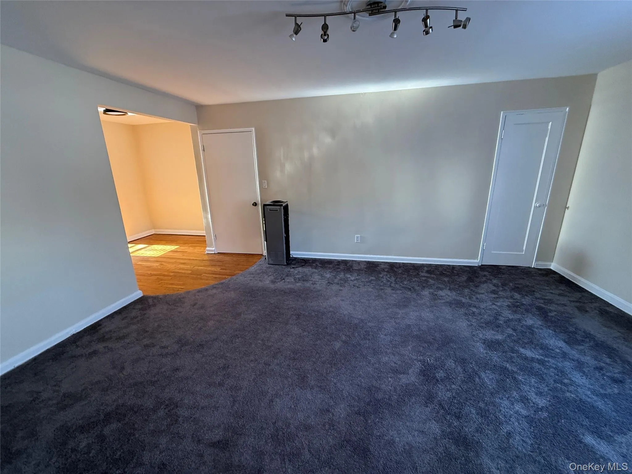 194-20A 39th Avenue, New York, NY, 1 Bedroom Bedrooms, 4 Rooms Rooms,1 BathroomBathrooms,Residential Lease,Idx,39th,0,955110 194-20A 39th Avenue, New York, NY, 1 Bedroom Bedrooms, 4 Rooms Rooms,1 BathroomBathrooms,Residential Lease,Idx,39th,0,955110