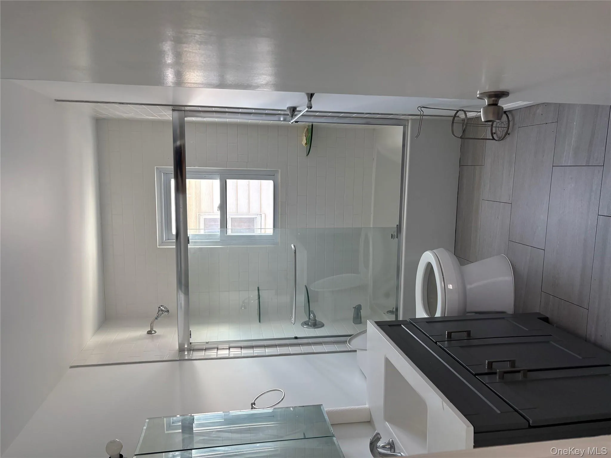 235-09 147th Drive, New York, NY, 3 Bedrooms Bedrooms, 5 Rooms Rooms,1 BathroomBathrooms,Residential Lease,For Rent,147th,0,955134 235-09 147th Drive, New York, NY, 3 Bedrooms Bedrooms, 5 Rooms Rooms,1 BathroomBathrooms,Residential Lease,For Rent,147th,0,955134
