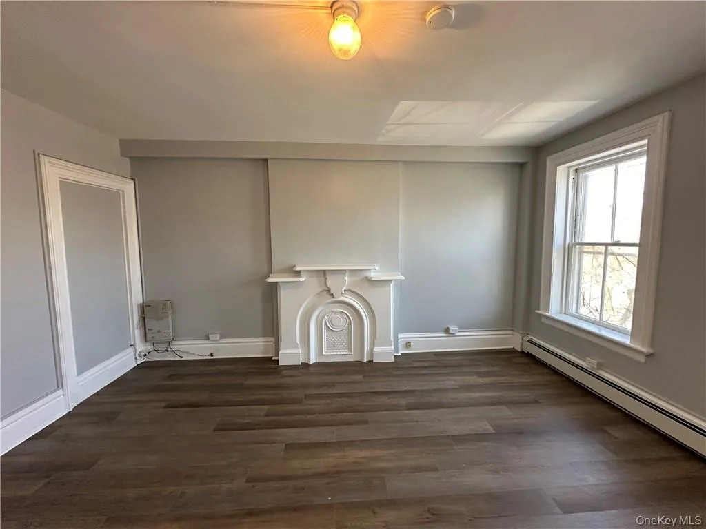 89 Broadway, Newburgh (city), NY, 2 Bedrooms Bedrooms, 5 Rooms Rooms,1 BathroomBathrooms,Residential Lease,For Rent,Broadway,0,955139 89 Broadway, Newburgh (city), NY, 2 Bedrooms Bedrooms, 5 Rooms Rooms,1 BathroomBathrooms,Residential Lease,For Rent,Broadway,0,955139