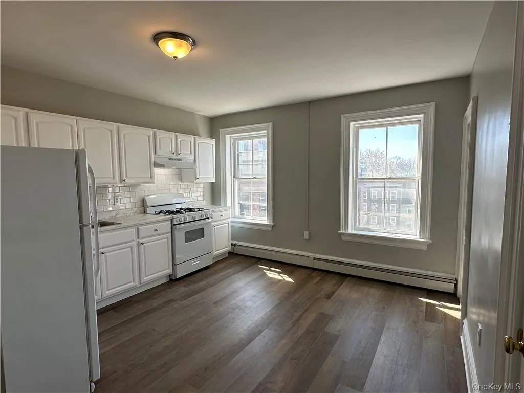 89 Broadway, Newburgh (city), NY, 2 Bedrooms Bedrooms, 5 Rooms Rooms,1 BathroomBathrooms,Residential Lease,For Rent,Broadway,0,955139 89 Broadway, Newburgh (city), NY, 2 Bedrooms Bedrooms, 5 Rooms Rooms,1 BathroomBathrooms,Residential Lease,For Rent,Broadway,0,955139