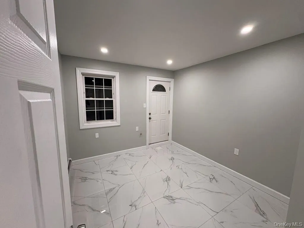 2819 Schurz Avenue, New York, NY, 3 Bedrooms Bedrooms, 6 Rooms Rooms,1 BathroomBathrooms,Residential Lease,Idx,Schurz,0,955147 2819 Schurz Avenue, New York, NY, 3 Bedrooms Bedrooms, 6 Rooms Rooms,1 BathroomBathrooms,Residential Lease,Idx,Schurz,0,955147