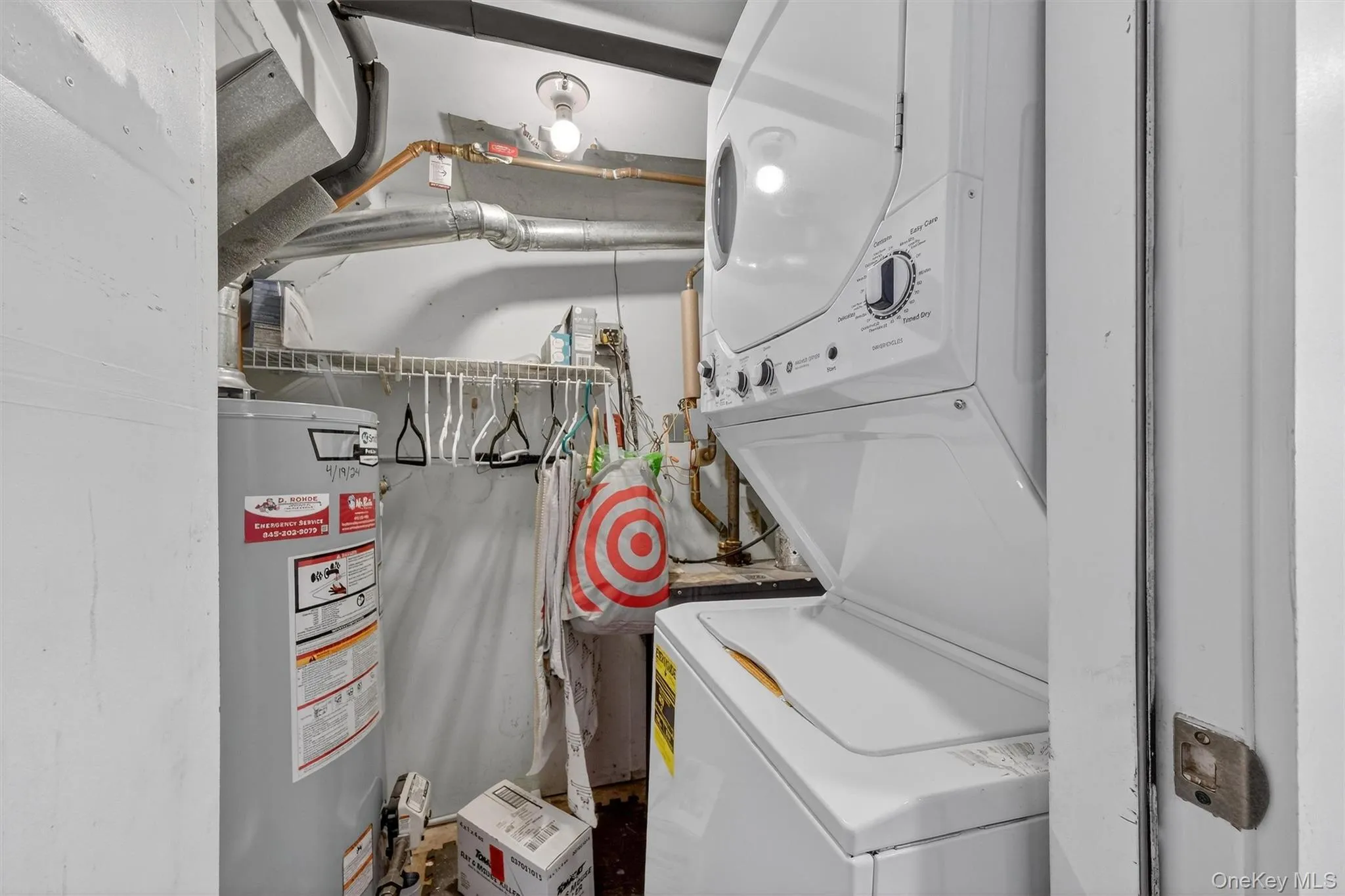 175 Sterling Place, Lloyd, NY, 3 Bedrooms Bedrooms, 7 Rooms Rooms,1 BathroomBathrooms,Residential Lease,Idx,Sterling,0,955154 175 Sterling Place, Lloyd, NY, 3 Bedrooms Bedrooms, 7 Rooms Rooms,1 BathroomBathrooms,Residential Lease,Idx,Sterling,0,955154