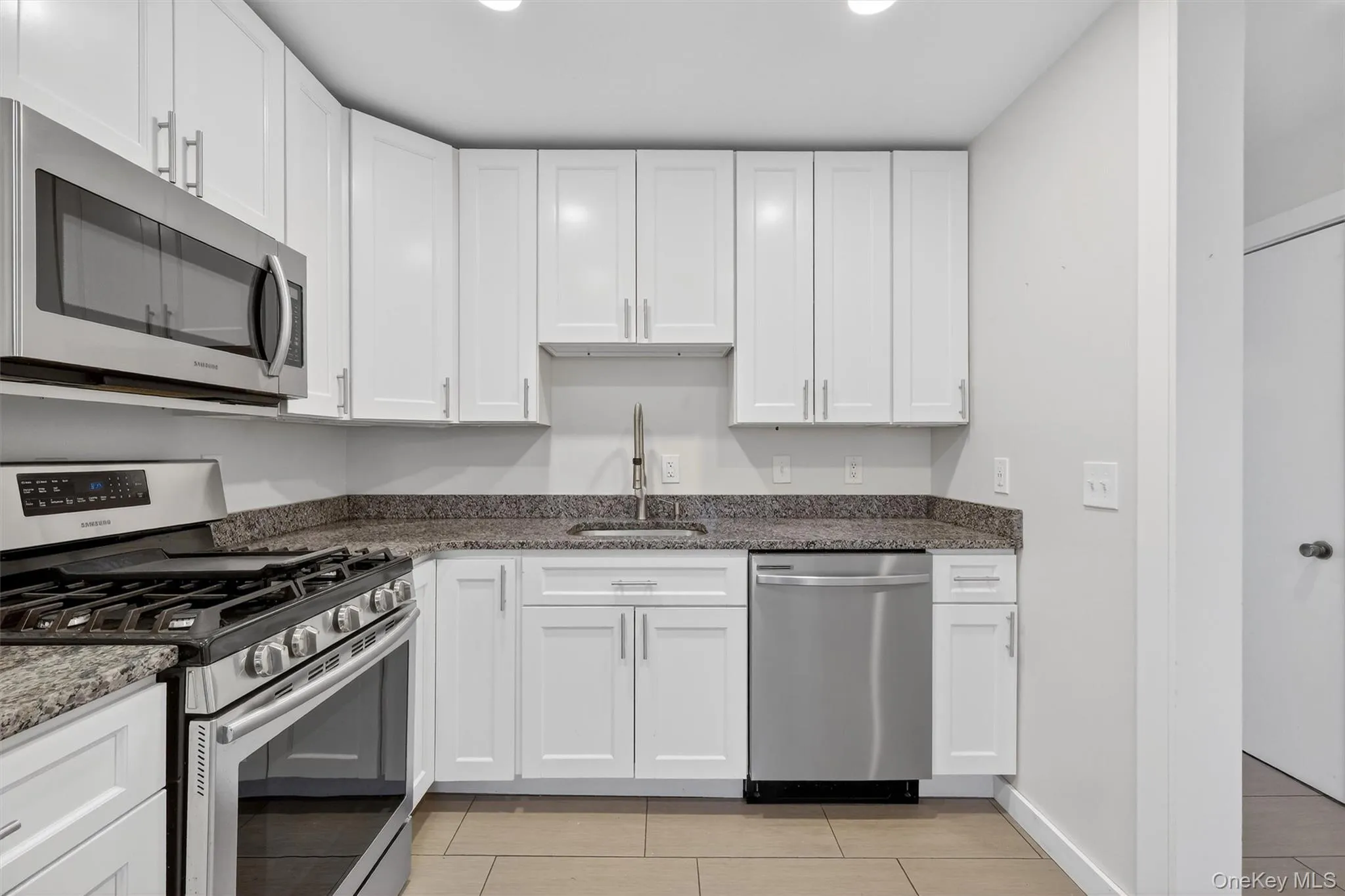 175 Sterling Place, Lloyd, NY, 3 Bedrooms Bedrooms, 7 Rooms Rooms,1 BathroomBathrooms,Residential Lease,Idx,Sterling,0,955154 175 Sterling Place, Lloyd, NY, 3 Bedrooms Bedrooms, 7 Rooms Rooms,1 BathroomBathrooms,Residential Lease,Idx,Sterling,0,955154