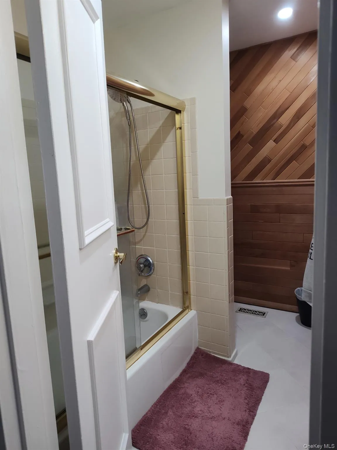 Full bathroom with privacy area Full bathroom with privacy area