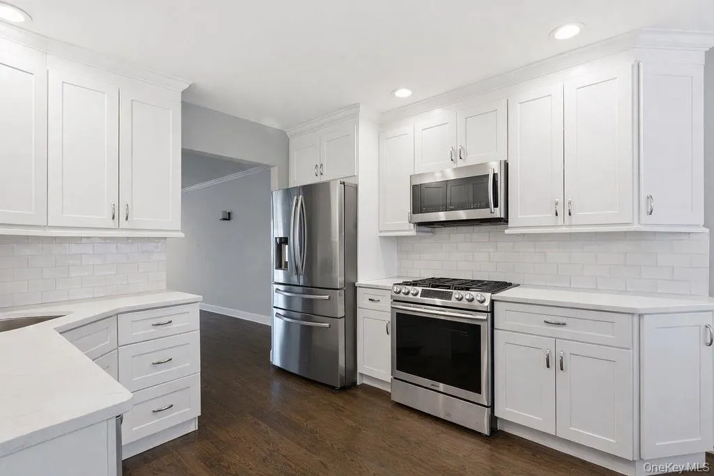 305 Glenwood Drive, Ossining, NY, 4 Bedrooms Bedrooms, 7 Rooms Rooms,3 BathroomsBathrooms,Residential Lease,For Rent,Glenwood,0,955226 305 Glenwood Drive, Ossining, NY, 4 Bedrooms Bedrooms, 7 Rooms Rooms,3 BathroomsBathrooms,Residential Lease,For Rent,Glenwood,0,955226