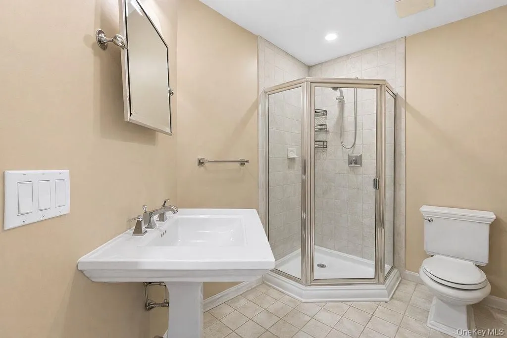 305 Glenwood Drive, Ossining, NY, 4 Bedrooms Bedrooms, 7 Rooms Rooms,3 BathroomsBathrooms,Residential Lease,For Rent,Glenwood,0,955226 305 Glenwood Drive, Ossining, NY, 4 Bedrooms Bedrooms, 7 Rooms Rooms,3 BathroomsBathrooms,Residential Lease,For Rent,Glenwood,0,955226