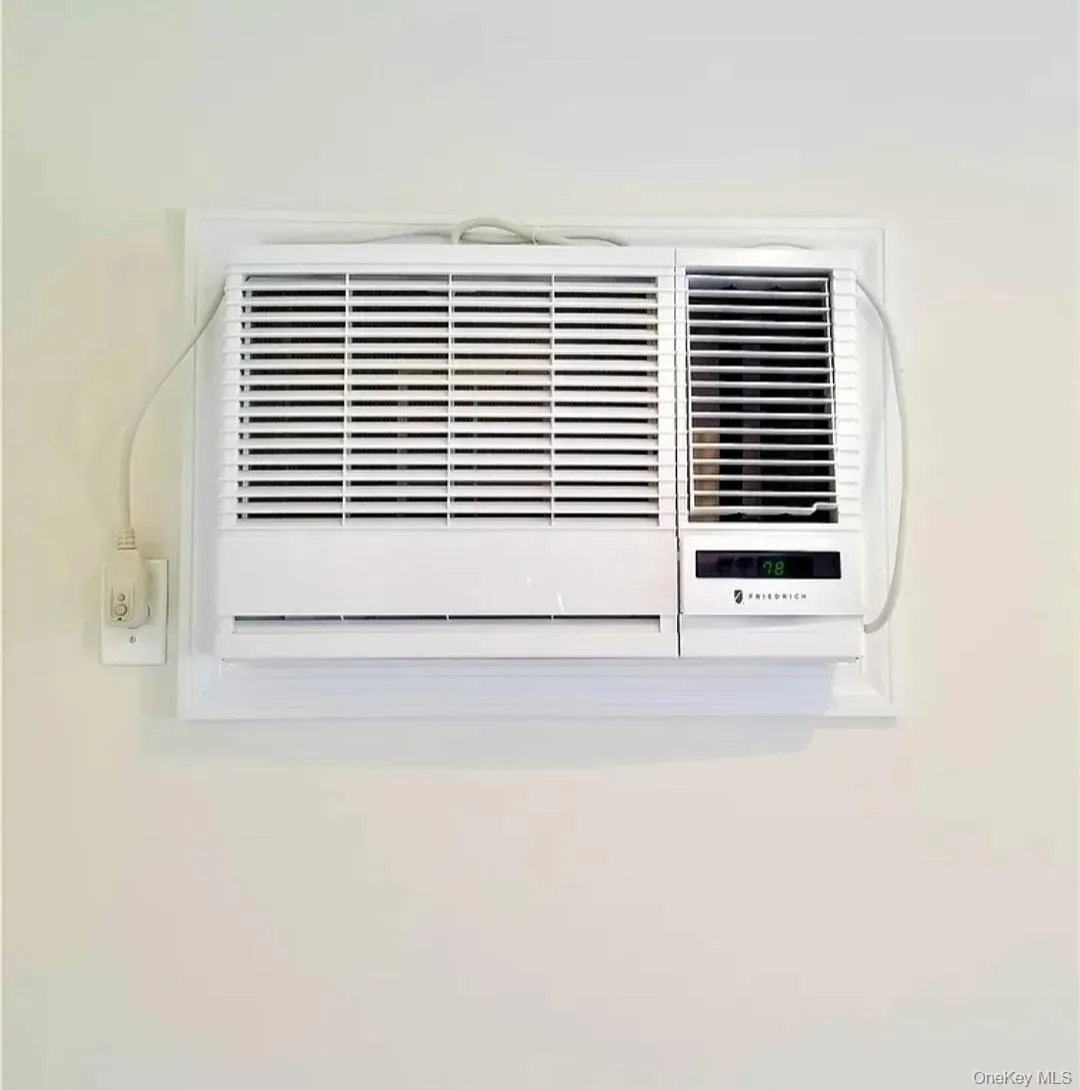 14 Franklin Avenue, North Hempstead, NY, 2 Bedrooms Bedrooms, 4 Rooms Rooms,1 BathroomBathrooms,Residential Lease,Idx,Franklin,0,955240 14 Franklin Avenue, North Hempstead, NY, 2 Bedrooms Bedrooms, 4 Rooms Rooms,1 BathroomBathrooms,Residential Lease,Idx,Franklin,0,955240