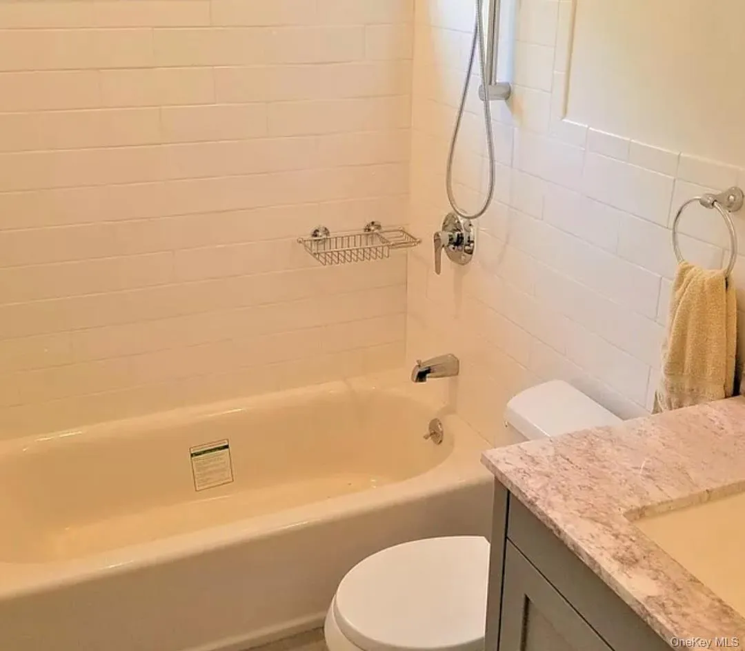 14 Franklin Avenue, North Hempstead, NY, 2 Bedrooms Bedrooms, 4 Rooms Rooms,1 BathroomBathrooms,Residential Lease,Idx,Franklin,0,955240 14 Franklin Avenue, North Hempstead, NY, 2 Bedrooms Bedrooms, 4 Rooms Rooms,1 BathroomBathrooms,Residential Lease,Idx,Franklin,0,955240