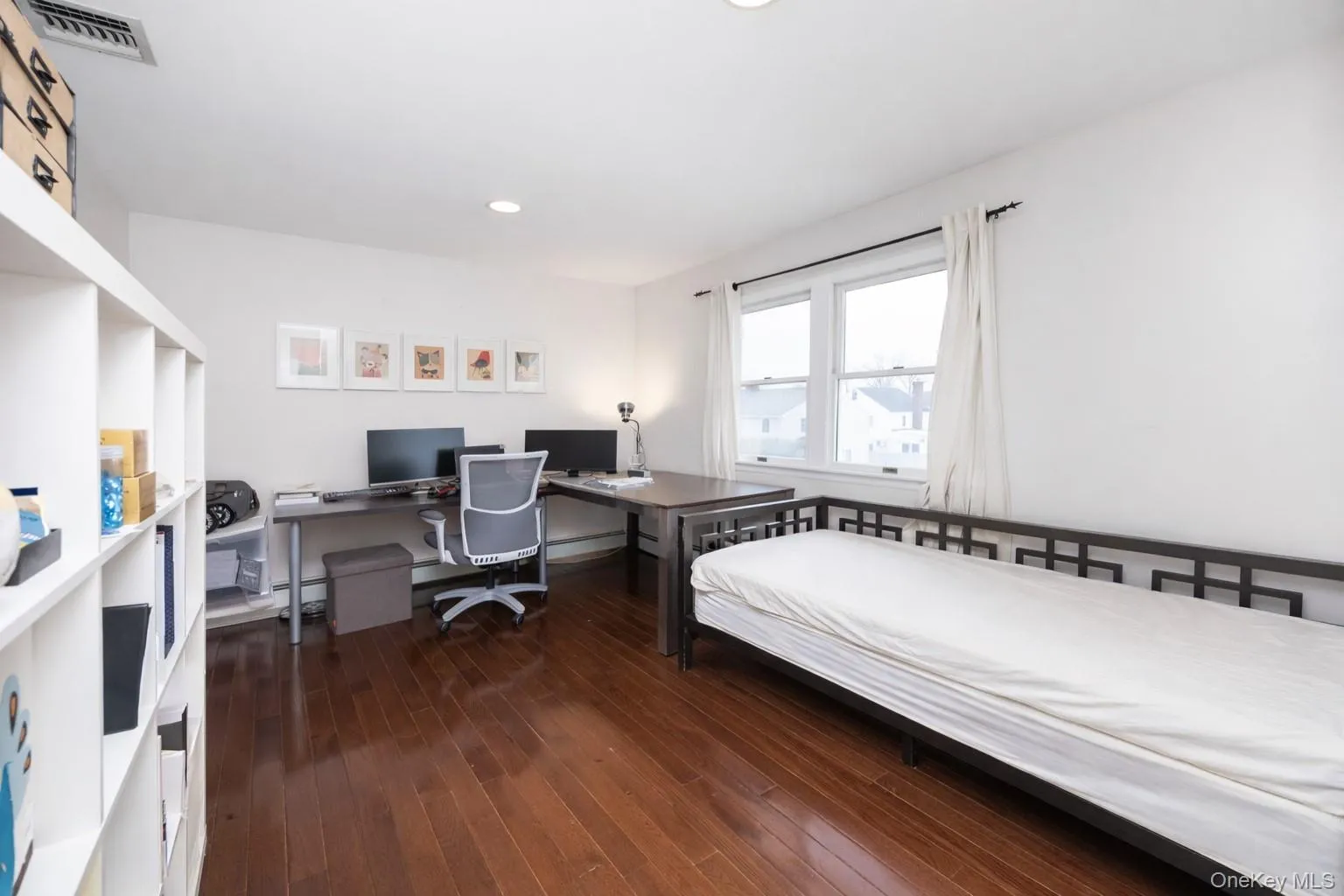 74 Bedford Avenue, North Hempstead, NY, 4 Bedrooms Bedrooms, 7 Rooms Rooms,2 BathroomsBathrooms,Residential,For Rent,Bedford,0,955253 74 Bedford Avenue, North Hempstead, NY, 4 Bedrooms Bedrooms, 7 Rooms Rooms,2 BathroomsBathrooms,Residential,For Rent,Bedford,0,955253