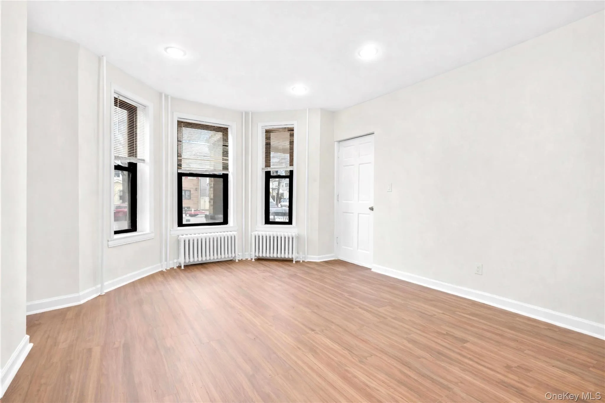 123-16 Hillside Avenue, New York, NY, 3 Bedrooms Bedrooms, 5 Rooms Rooms,1 BathroomBathrooms,Residential Lease,Idx,Hillside,0,955287 123-16 Hillside Avenue, New York, NY, 3 Bedrooms Bedrooms, 5 Rooms Rooms,1 BathroomBathrooms,Residential Lease,Idx,Hillside,0,955287