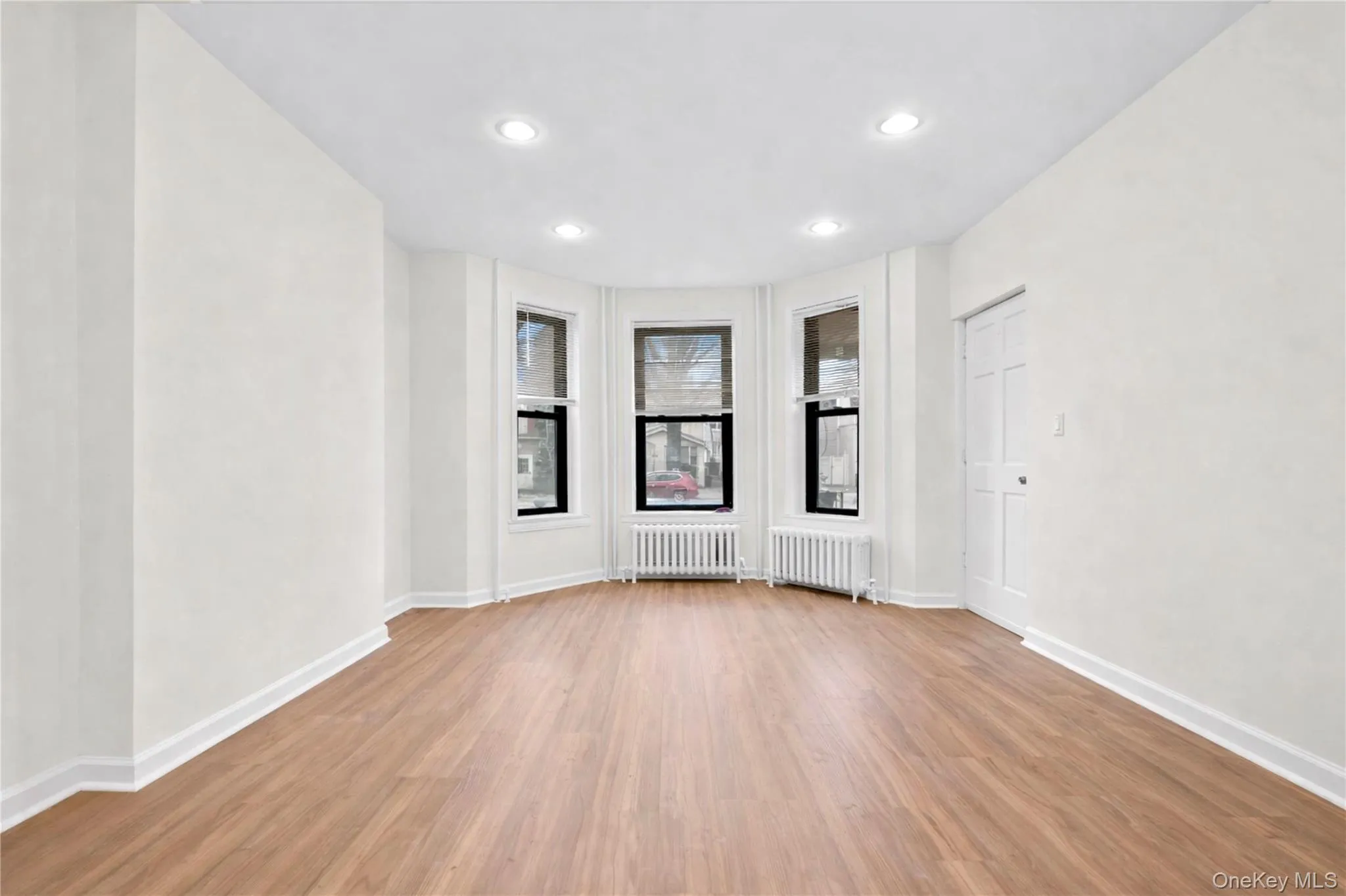 123-16 Hillside Avenue, New York, NY, 3 Bedrooms Bedrooms, 5 Rooms Rooms,1 BathroomBathrooms,Residential Lease,Idx,Hillside,0,955287 123-16 Hillside Avenue, New York, NY, 3 Bedrooms Bedrooms, 5 Rooms Rooms,1 BathroomBathrooms,Residential Lease,Idx,Hillside,0,955287