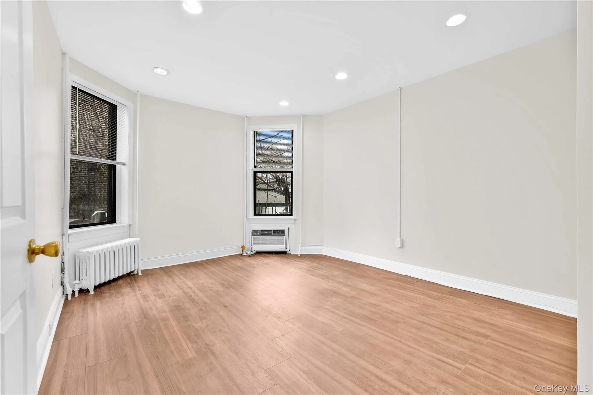 123-16 Hillside Avenue, New York, NY, 3 Bedrooms Bedrooms, 5 Rooms Rooms,1 BathroomBathrooms,Residential Lease,Idx,Hillside,0,955287 123-16 Hillside Avenue, New York, NY, 3 Bedrooms Bedrooms, 5 Rooms Rooms,1 BathroomBathrooms,Residential Lease,Idx,Hillside,0,955287