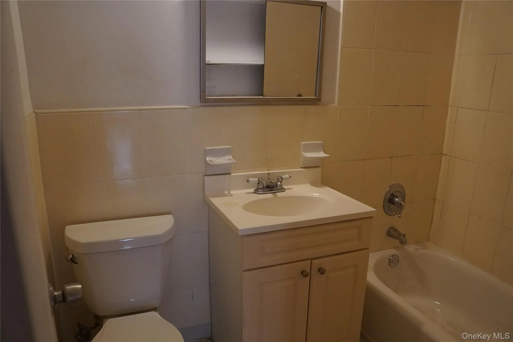 1332 Metropolitan Avenue, New York, NY, 2 Bedrooms Bedrooms, 4 Rooms Rooms,1 BathroomBathrooms,Residential,For Rent,Metropolitan,0,955293 1332 Metropolitan Avenue, New York, NY, 2 Bedrooms Bedrooms, 4 Rooms Rooms,1 BathroomBathrooms,Residential,For Rent,Metropolitan,0,955293