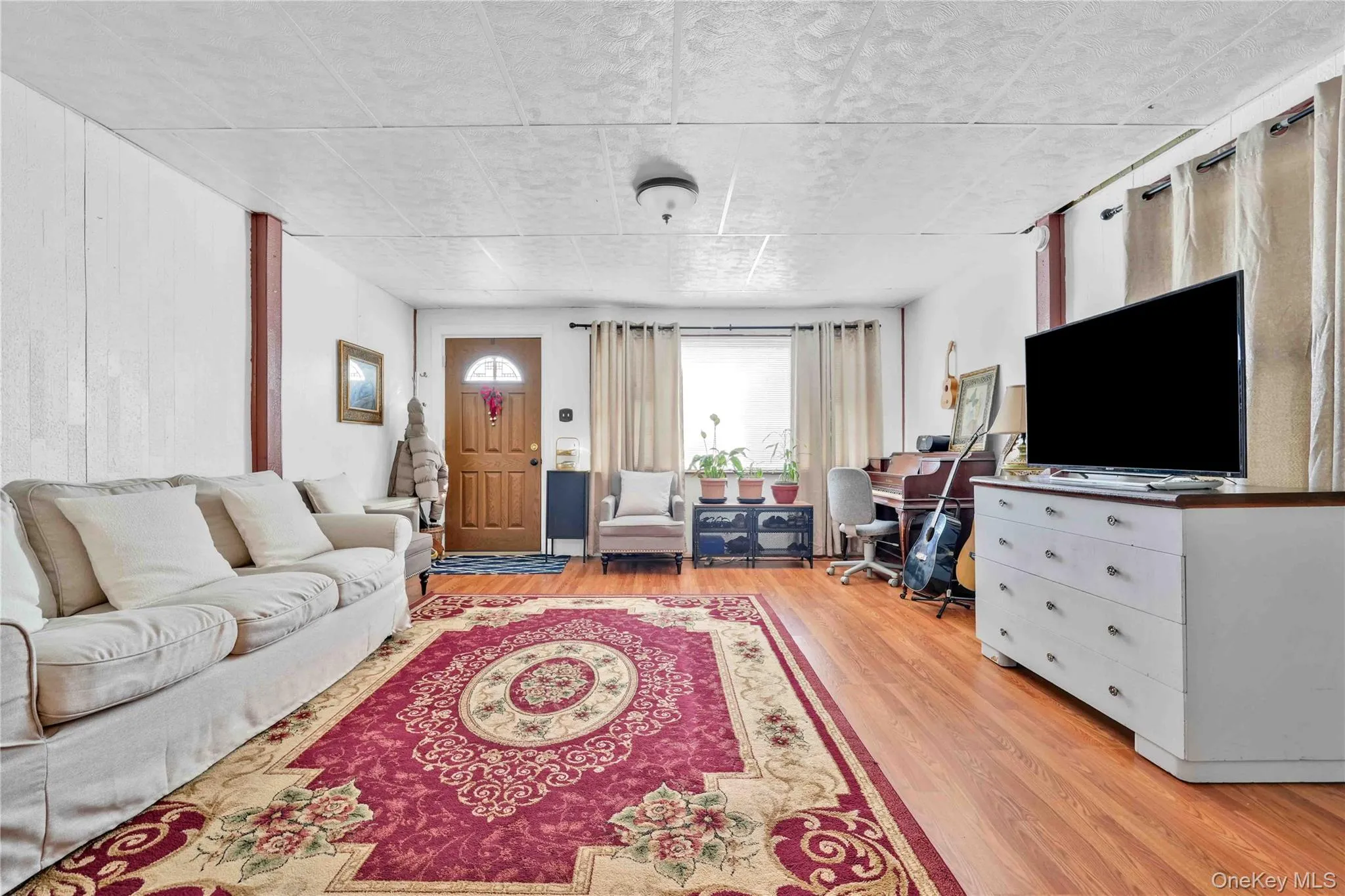 8060 162nd Street, New York, NY, 4 Bedrooms Bedrooms, 7 Rooms Rooms,2 BathroomsBathrooms,Residential,For Rent,162nd,0,955322 8060 162nd Street, New York, NY, 4 Bedrooms Bedrooms, 7 Rooms Rooms,2 BathroomsBathrooms,Residential,For Rent,162nd,0,955322