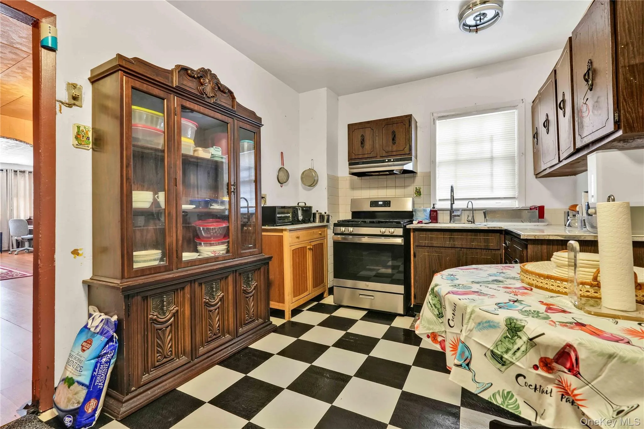 8060 162nd Street, New York, NY, 4 Bedrooms Bedrooms, 7 Rooms Rooms,2 BathroomsBathrooms,Residential,For Rent,162nd,0,955322 8060 162nd Street, New York, NY, 4 Bedrooms Bedrooms, 7 Rooms Rooms,2 BathroomsBathrooms,Residential,For Rent,162nd,0,955322