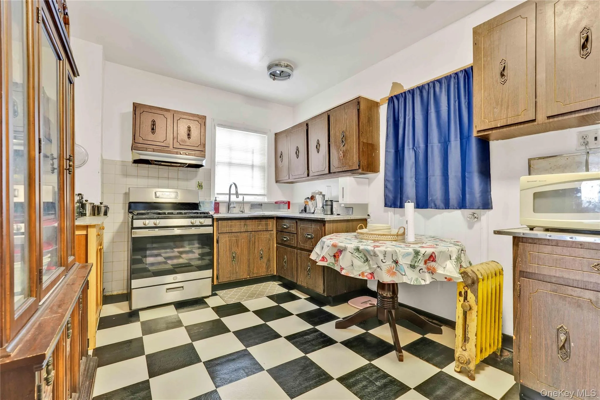 8060 162nd Street, New York, NY, 4 Bedrooms Bedrooms, 7 Rooms Rooms,2 BathroomsBathrooms,Residential,For Rent,162nd,0,955322 8060 162nd Street, New York, NY, 4 Bedrooms Bedrooms, 7 Rooms Rooms,2 BathroomsBathrooms,Residential,For Rent,162nd,0,955322