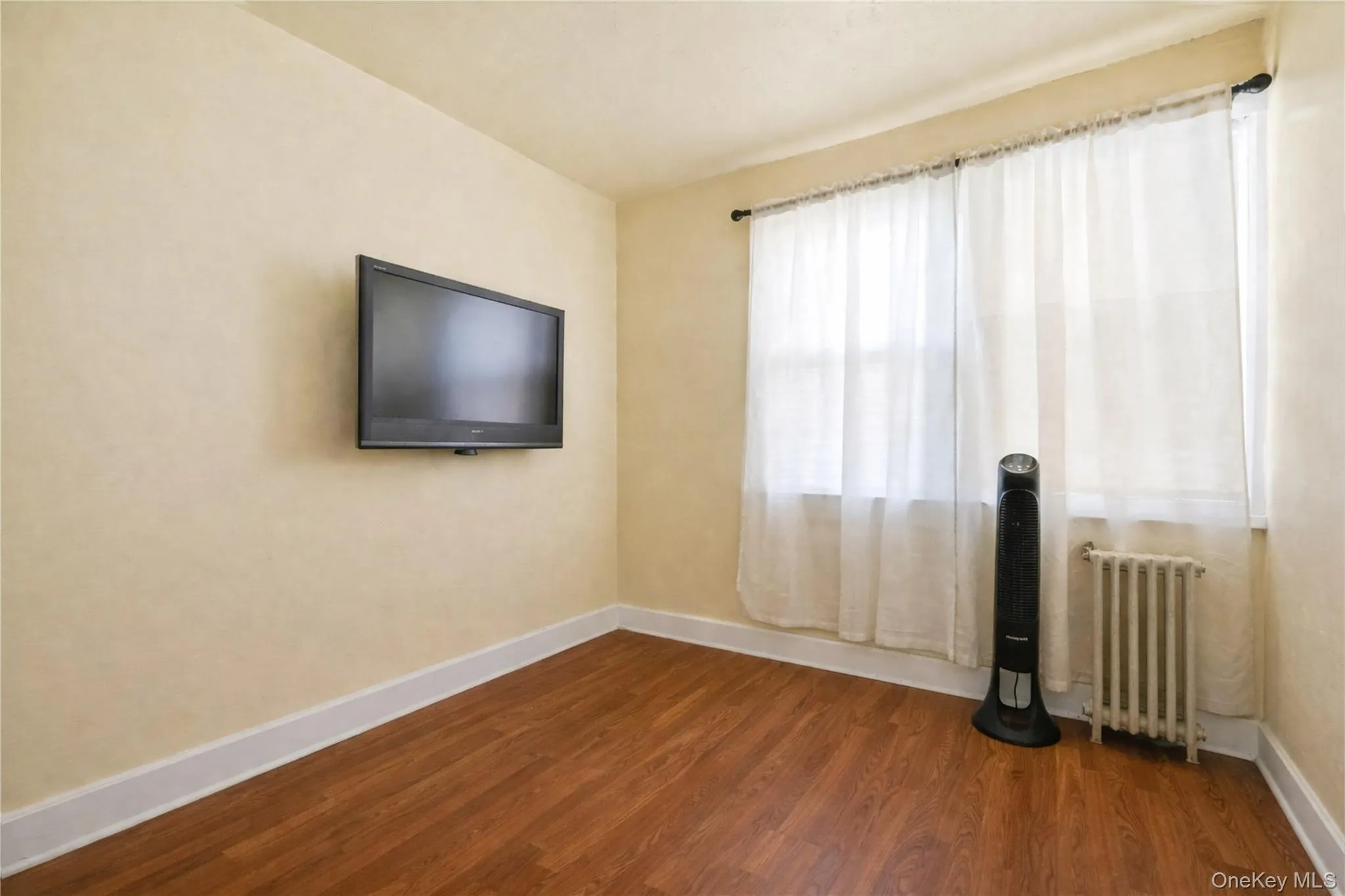 8060 162nd Street, New York, NY, 4 Bedrooms Bedrooms, 7 Rooms Rooms,2 BathroomsBathrooms,Residential,For Rent,162nd,0,955322 8060 162nd Street, New York, NY, 4 Bedrooms Bedrooms, 7 Rooms Rooms,2 BathroomsBathrooms,Residential,For Rent,162nd,0,955322