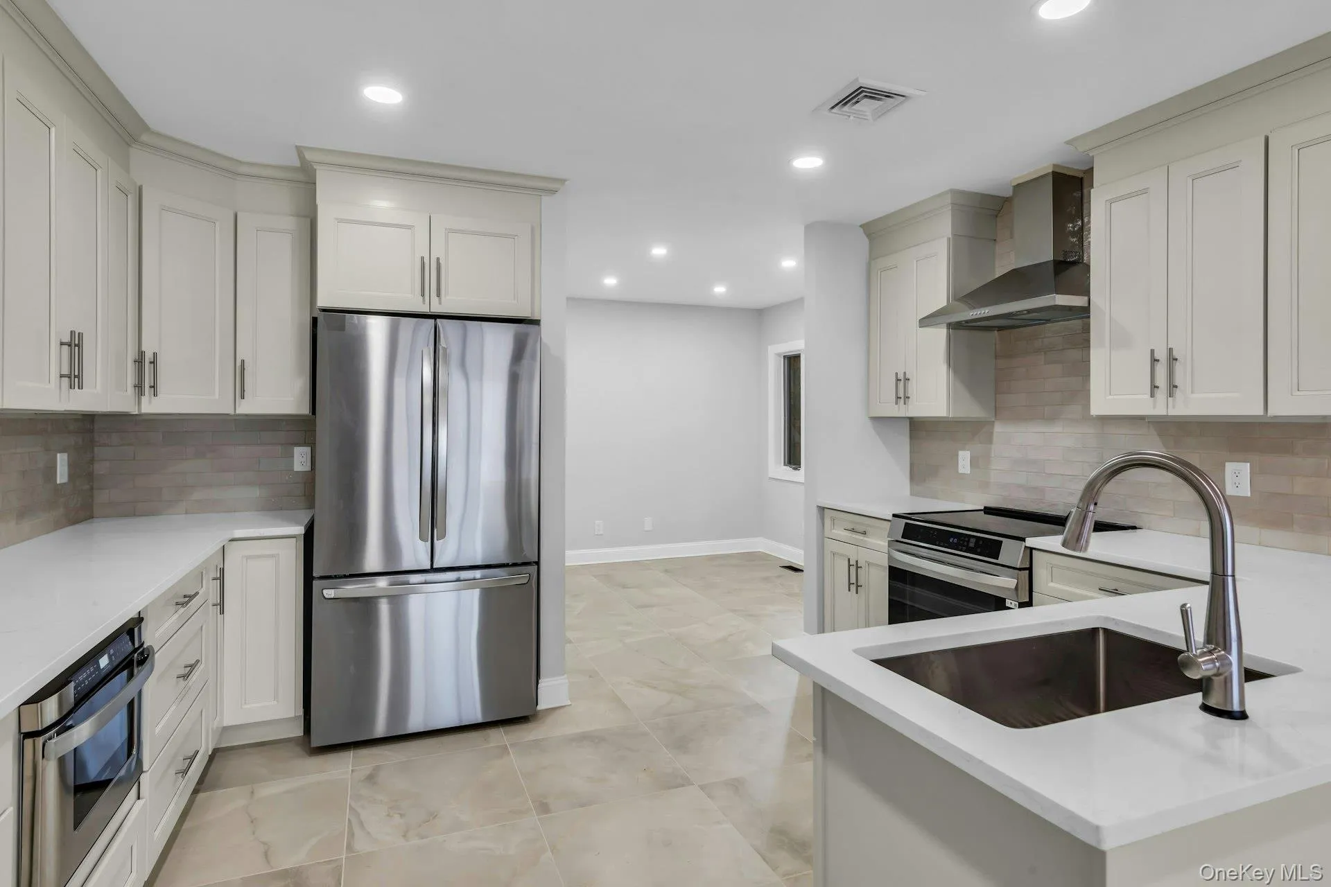 New Eat in chefs' kitchen with breakfast nook. New Eat in chefs' kitchen with breakfast nook.