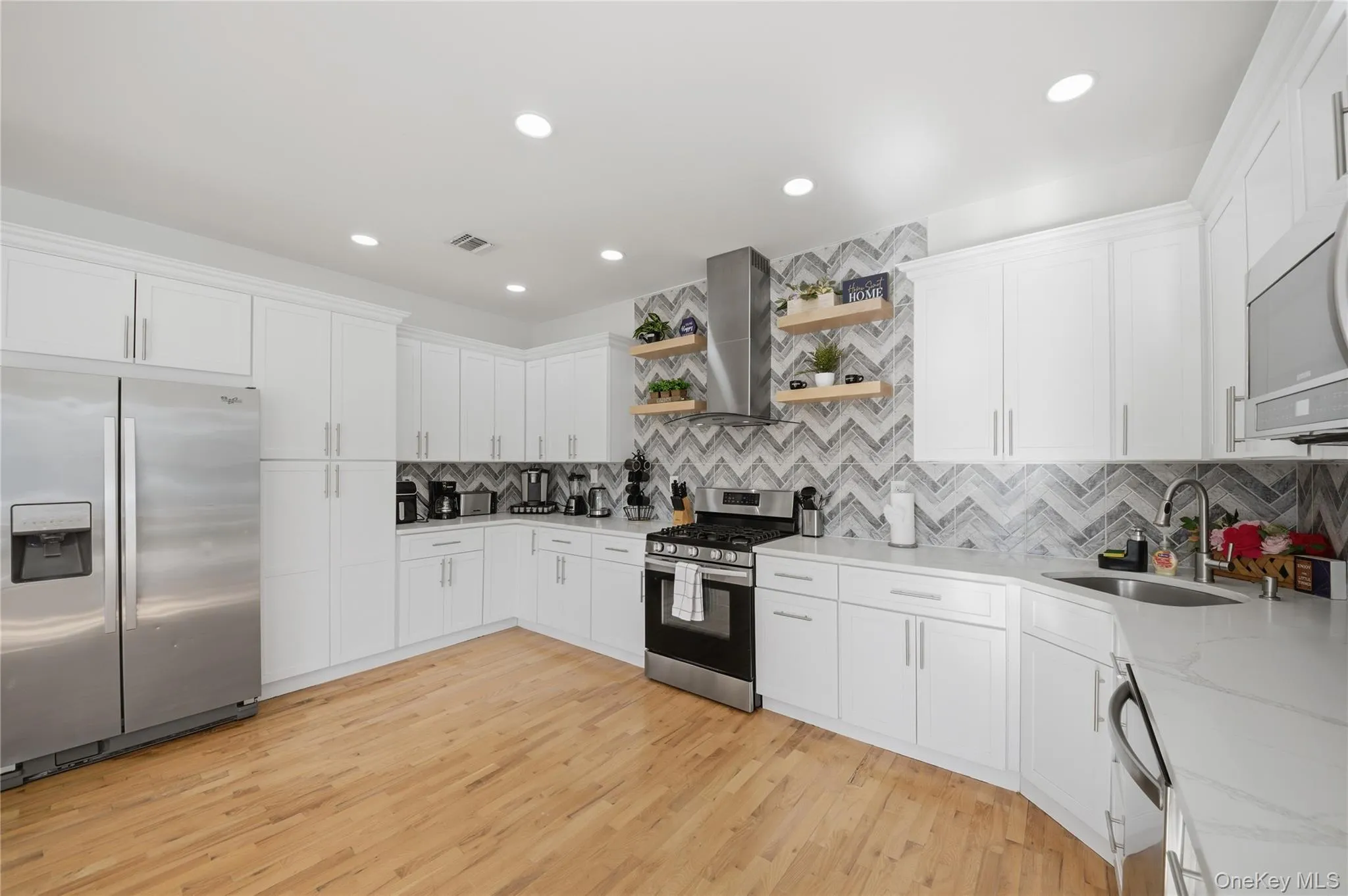 4 Picnic Woods Road, Lloyd, NY, 4 Bedrooms Bedrooms, 8 Rooms Rooms,2 BathroomsBathrooms,Residential,For Rent,Picnic Woods,0,955456 4 Picnic Woods Road, Lloyd, NY, 4 Bedrooms Bedrooms, 8 Rooms Rooms,2 BathroomsBathrooms,Residential,For Rent,Picnic Woods,0,955456