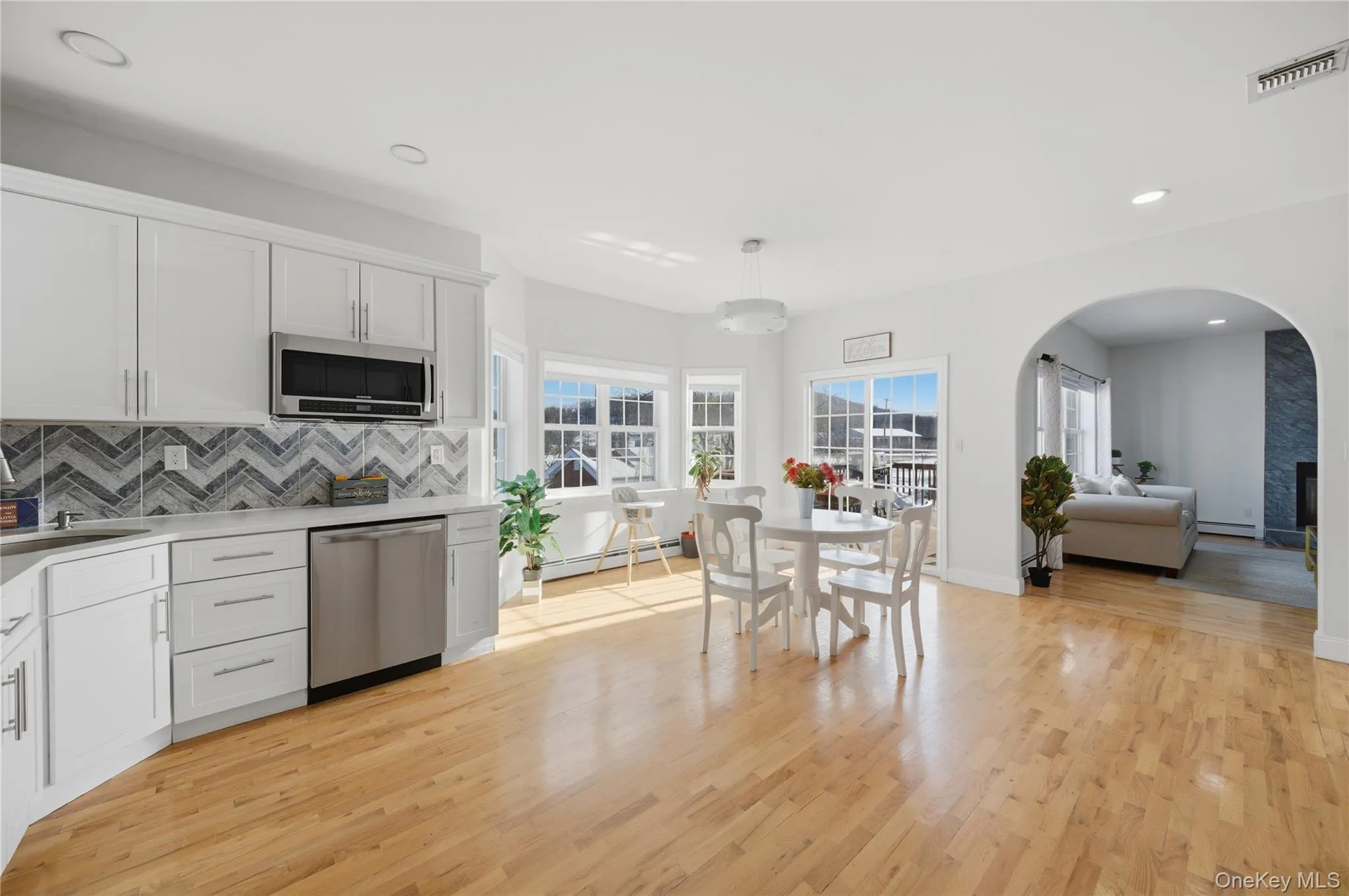4 Picnic Woods Road, Lloyd, NY, 4 Bedrooms Bedrooms, 8 Rooms Rooms,2 BathroomsBathrooms,Residential,For Rent,Picnic Woods,0,955456 4 Picnic Woods Road, Lloyd, NY, 4 Bedrooms Bedrooms, 8 Rooms Rooms,2 BathroomsBathrooms,Residential,For Rent,Picnic Woods,0,955456