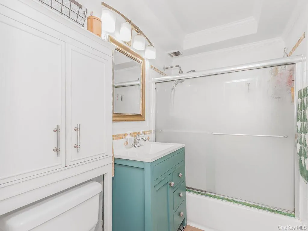 6535 Broadway, New York, NY, 1 Bedroom Bedrooms, 4 Rooms Rooms,1 BathroomBathrooms,Residential Sale,For Rent,Broadway,0,955458 6535 Broadway, New York, NY, 1 Bedroom Bedrooms, 4 Rooms Rooms,1 BathroomBathrooms,Residential Sale,For Rent,Broadway,0,955458
