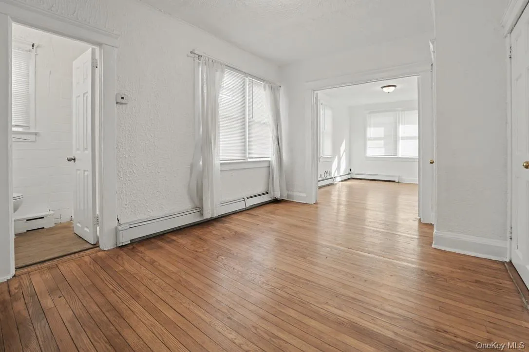 7 Atlantic Street, Islip, NY, 1 Bedroom Bedrooms, 4 Rooms Rooms,1 BathroomBathrooms,Residential Lease,Idx,Atlantic,0,955472 7 Atlantic Street, Islip, NY, 1 Bedroom Bedrooms, 4 Rooms Rooms,1 BathroomBathrooms,Residential Lease,Idx,Atlantic,0,955472
