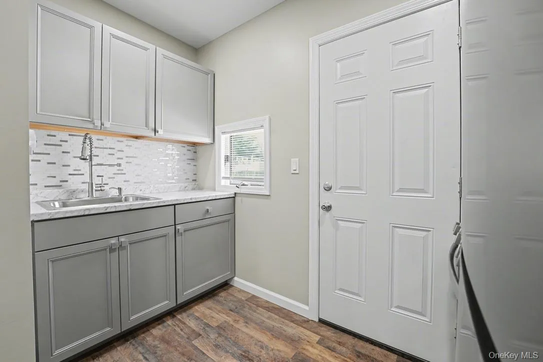 7 Atlantic Street, Islip, NY, 1 Bedroom Bedrooms, 4 Rooms Rooms,1 BathroomBathrooms,Residential Lease,Idx,Atlantic,0,955475 7 Atlantic Street, Islip, NY, 1 Bedroom Bedrooms, 4 Rooms Rooms,1 BathroomBathrooms,Residential Lease,Idx,Atlantic,0,955475