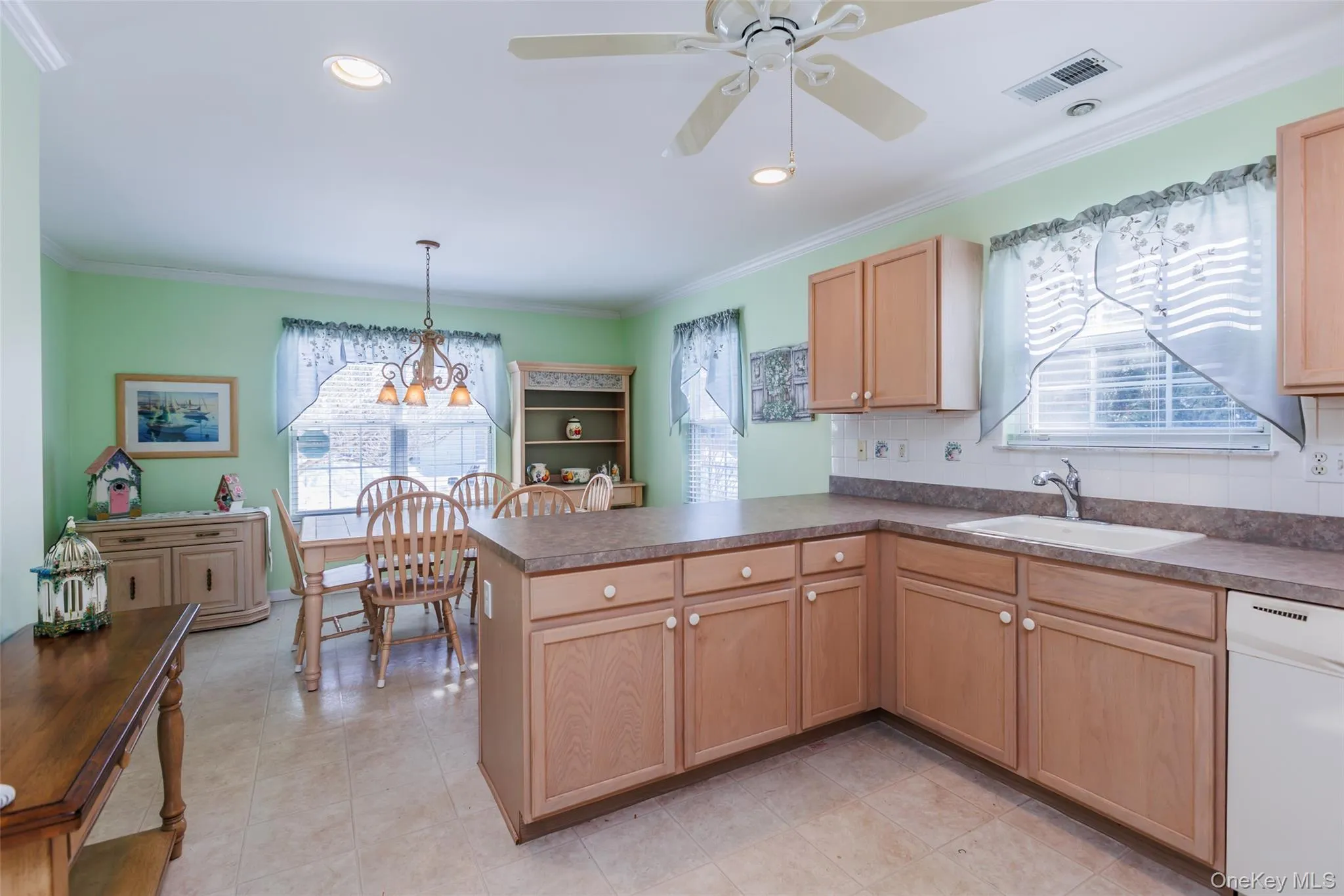38 Gettysburg Drive, Brookhaven, NY, 2 Bedrooms Bedrooms, 5 Rooms Rooms,2 BathroomsBathrooms,Residential,For Rent,Gettysburg,0,955482 38 Gettysburg Drive, Brookhaven, NY, 2 Bedrooms Bedrooms, 5 Rooms Rooms,2 BathroomsBathrooms,Residential,For Rent,Gettysburg,0,955482