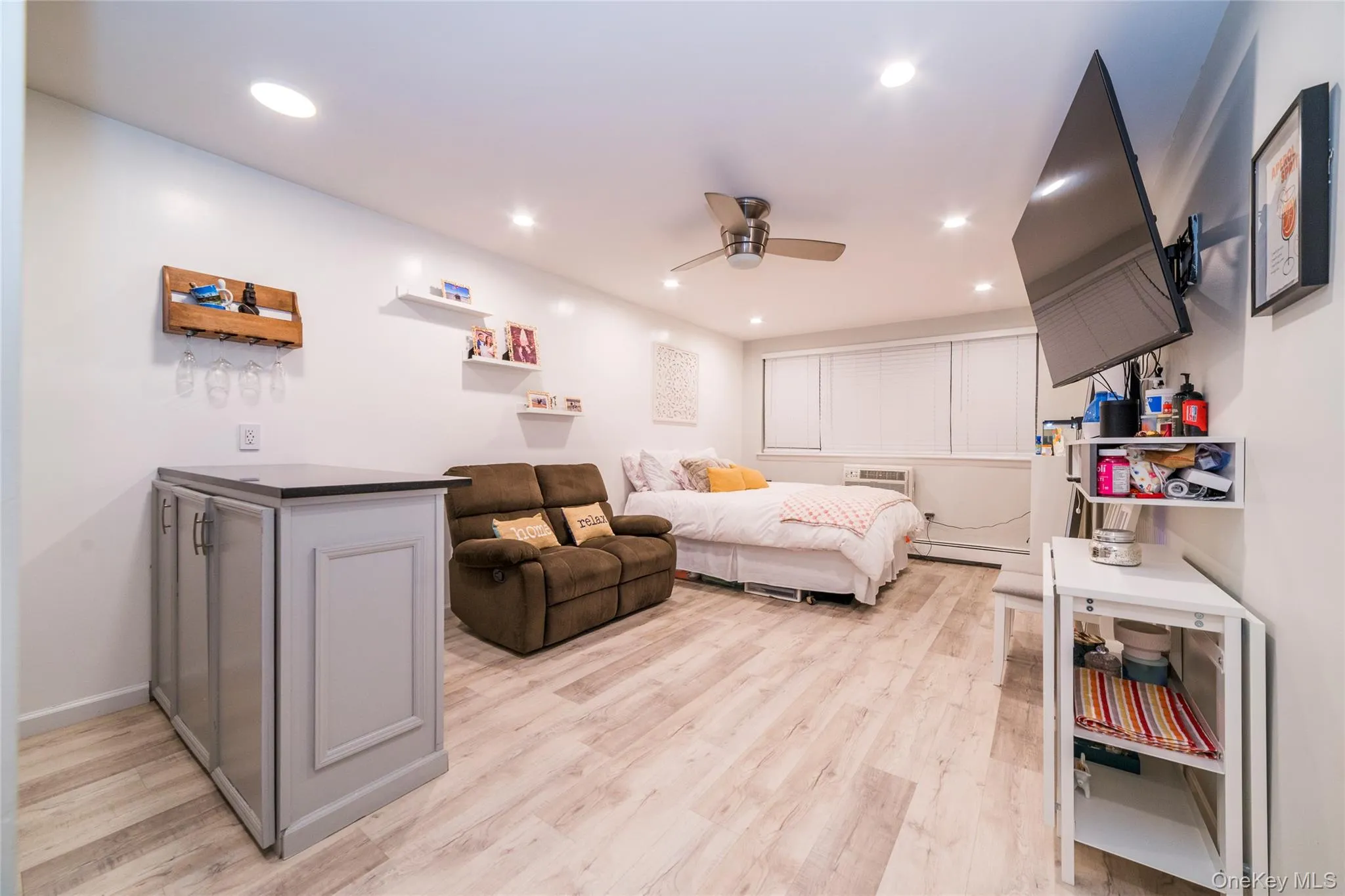 2261 Palmer Avenue, New Rochelle, NY, 2 Rooms Rooms,1 BathroomBathrooms,Residential Lease,For Rent,Palmer,0,955554 2261 Palmer Avenue, New Rochelle, NY, 2 Rooms Rooms,1 BathroomBathrooms,Residential Lease,For Rent,Palmer,0,955554