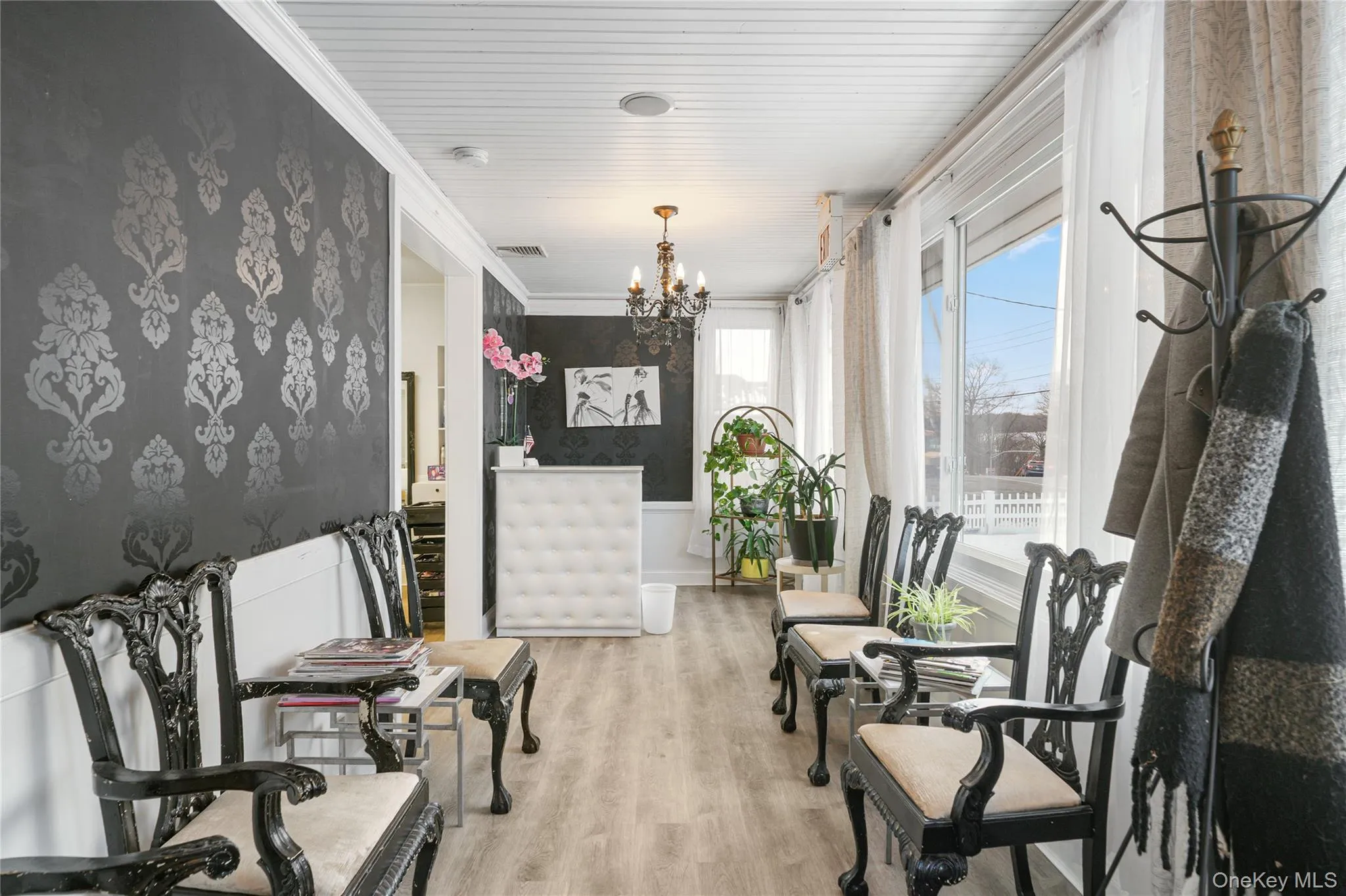 Main entrance, reception area Main entrance, reception area