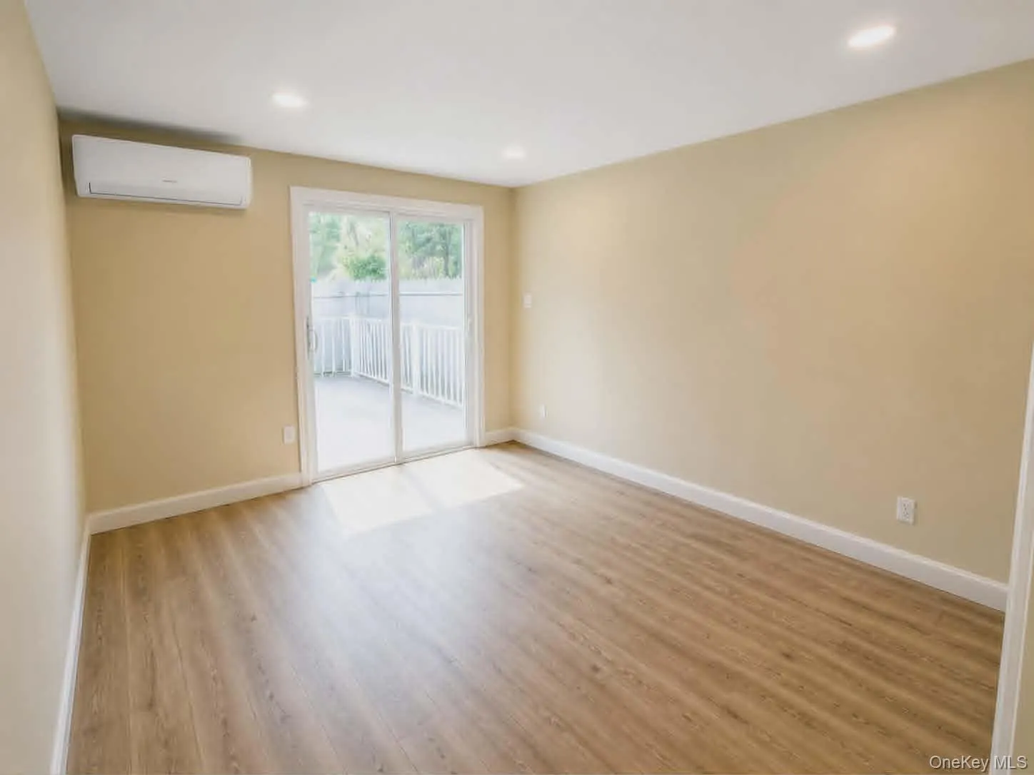 21 Village Circle, Brookhaven, NY, 2 Bedrooms Bedrooms, 4 Rooms Rooms,1 BathroomBathrooms,Residential,For Rent,Village,0,955586 21 Village Circle, Brookhaven, NY, 2 Bedrooms Bedrooms, 4 Rooms Rooms,1 BathroomBathrooms,Residential,For Rent,Village,0,955586