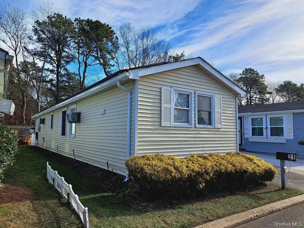21 Village Circle, Brookhaven, NY, 2 Bedrooms Bedrooms, 4 Rooms Rooms,1 BathroomBathrooms,Residential,For Rent,Village,0,955586 21 Village Circle, Brookhaven, NY, 2 Bedrooms Bedrooms, 4 Rooms Rooms,1 BathroomBathrooms,Residential,For Rent,Village,0,955586