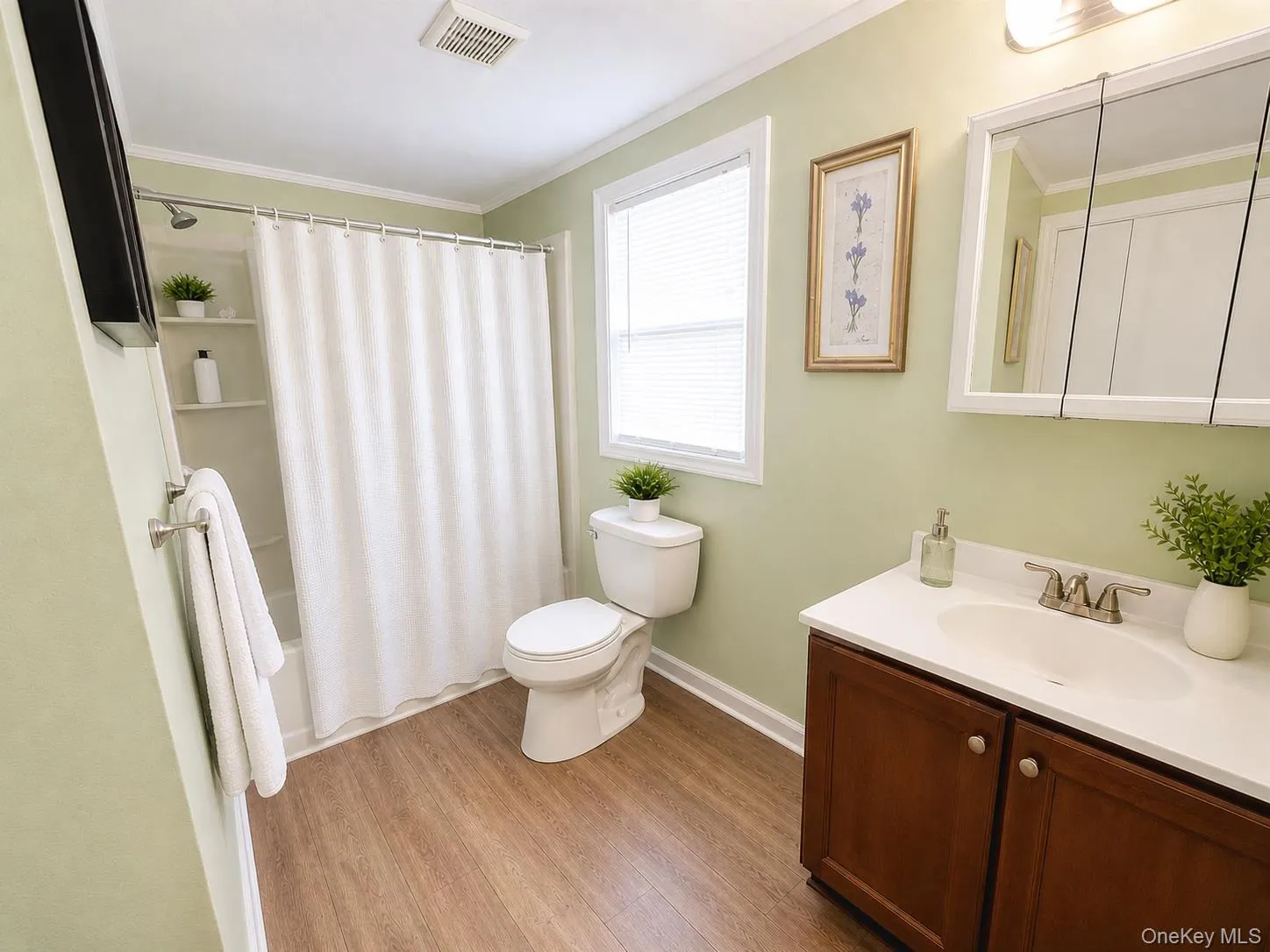 21 Village Circle, Brookhaven, NY, 2 Bedrooms Bedrooms, 4 Rooms Rooms,1 BathroomBathrooms,Residential,For Rent,Village,0,955586 21 Village Circle, Brookhaven, NY, 2 Bedrooms Bedrooms, 4 Rooms Rooms,1 BathroomBathrooms,Residential,For Rent,Village,0,955586
