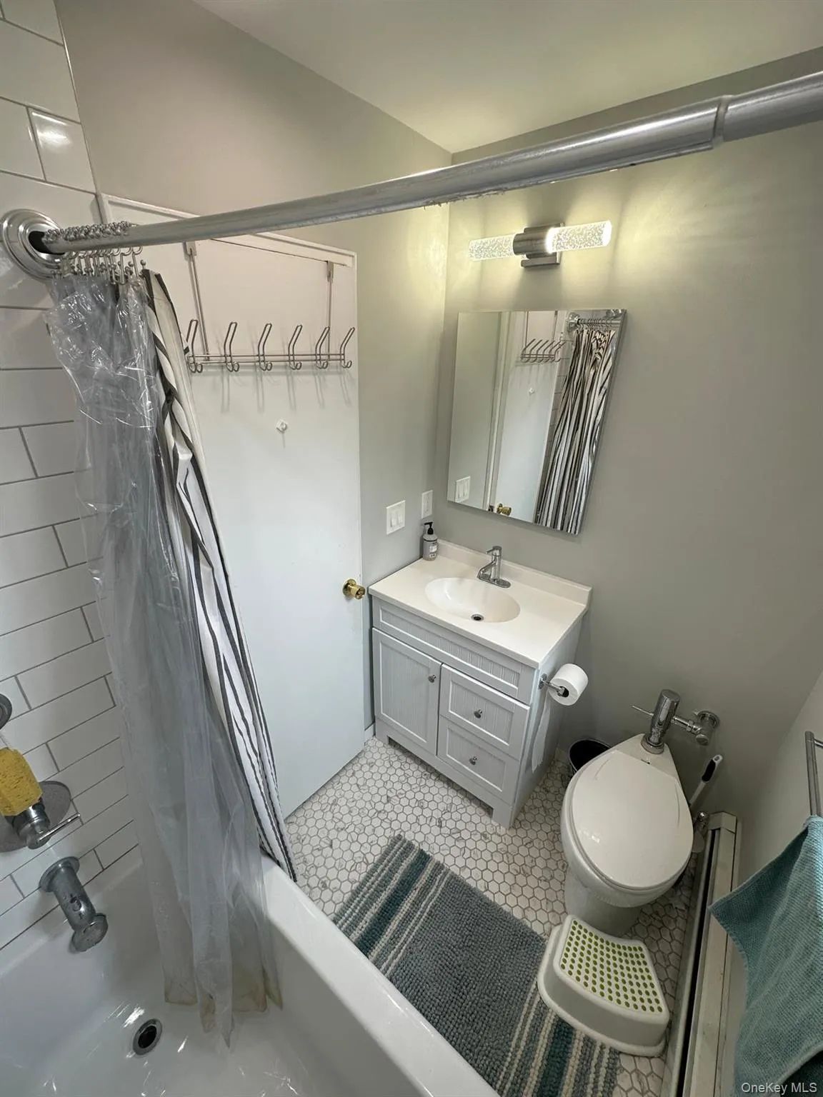 5 Oakdale Manor, Ramapo, NY, 1 Bedroom Bedrooms, 3 Rooms Rooms,1 BathroomBathrooms,Residential,For Rent,Oakdale,0,955615 5 Oakdale Manor, Ramapo, NY, 1 Bedroom Bedrooms, 3 Rooms Rooms,1 BathroomBathrooms,Residential,For Rent,Oakdale,0,955615