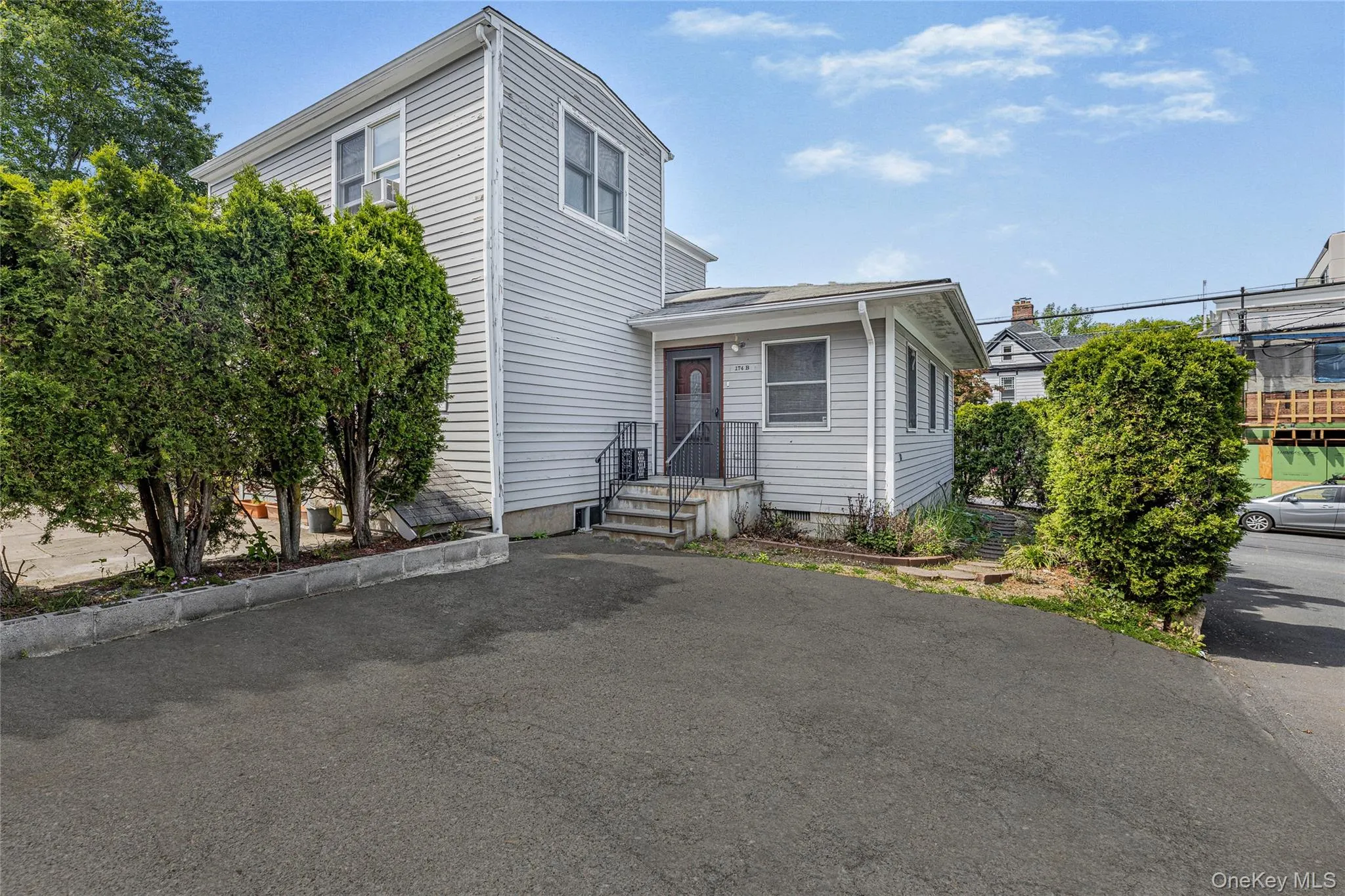 2 Car Driveway and Entrance 2 Car Driveway and Entrance