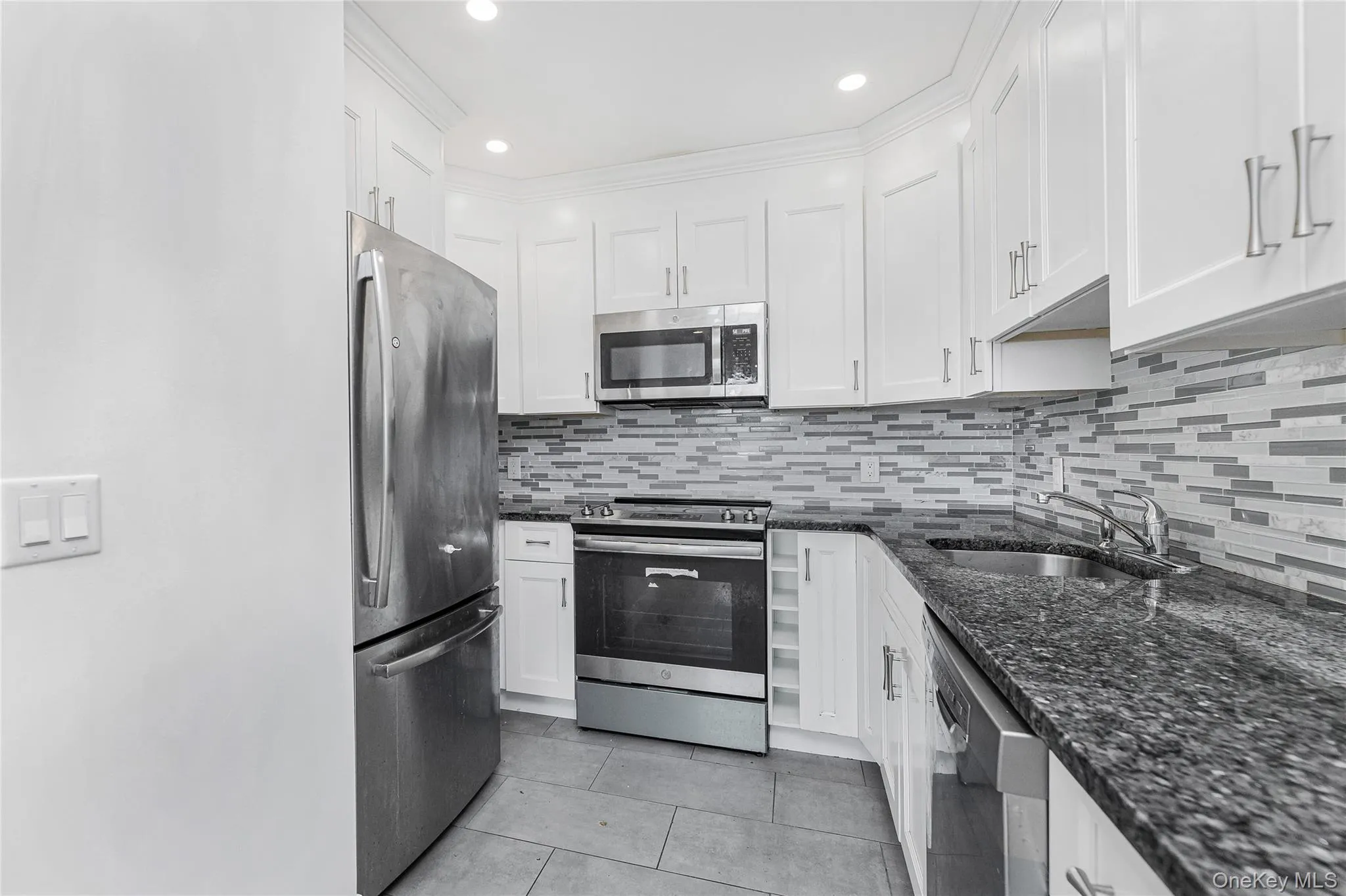 174 Ashford Avenue, Greenburgh, NY, 1 Bedroom Bedrooms, 4 Rooms Rooms,1 BathroomBathrooms,Residential Lease,Idx,Ashford,0,955649 174 Ashford Avenue, Greenburgh, NY, 1 Bedroom Bedrooms, 4 Rooms Rooms,1 BathroomBathrooms,Residential Lease,Idx,Ashford,0,955649