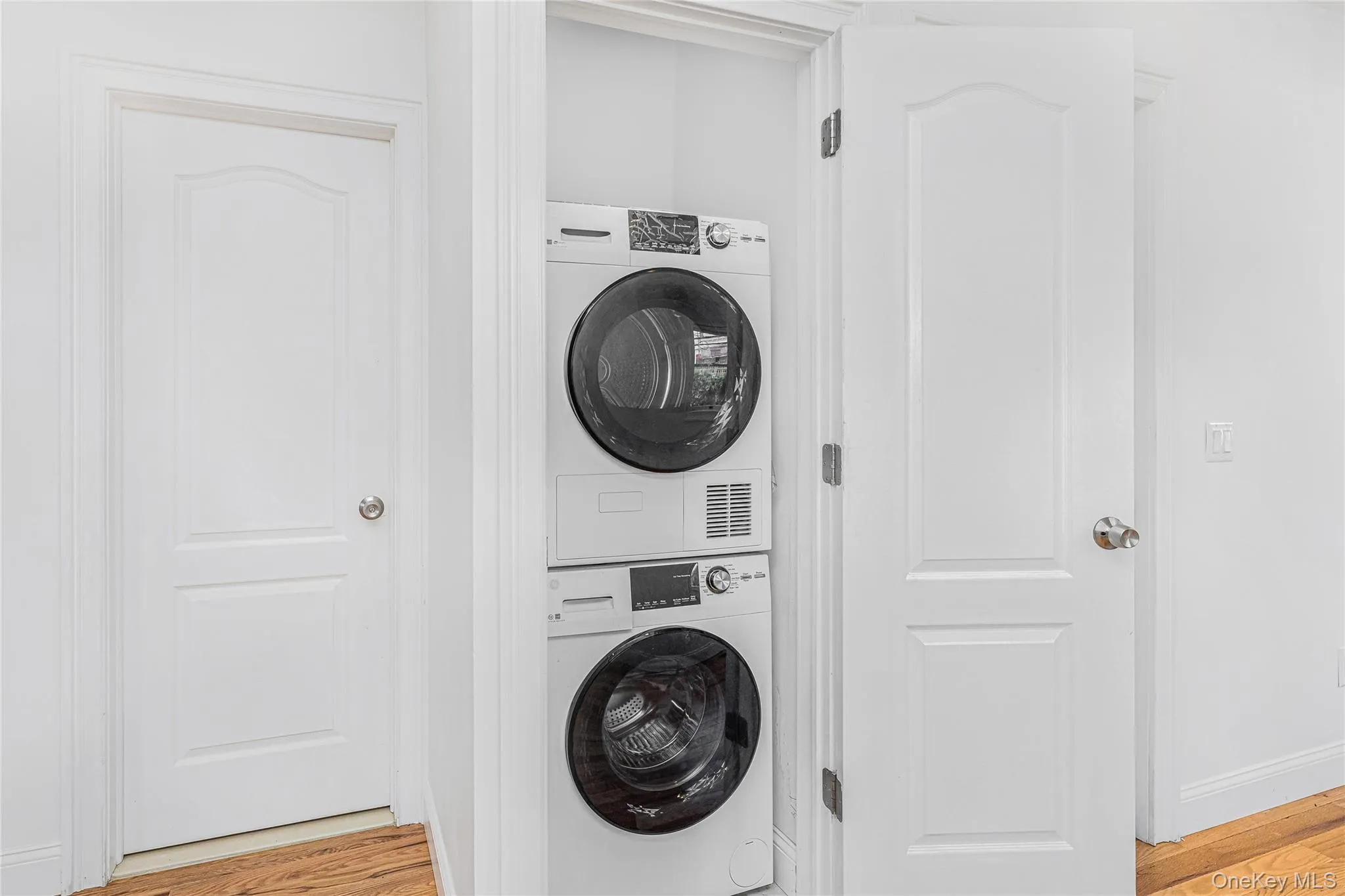 Washer & Dryer Washer & Dryer