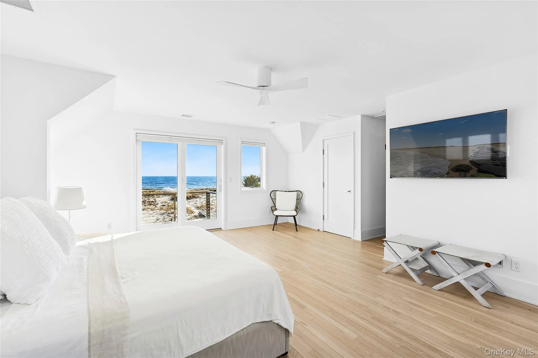 617 Dune Road, Southampton, NY, 4 Bedrooms Bedrooms, 7 Rooms Rooms,4 BathroomsBathrooms,Residential,For Rent,Dune,0,955691 617 Dune Road, Southampton, NY, 4 Bedrooms Bedrooms, 7 Rooms Rooms,4 BathroomsBathrooms,Residential,For Rent,Dune,0,955691