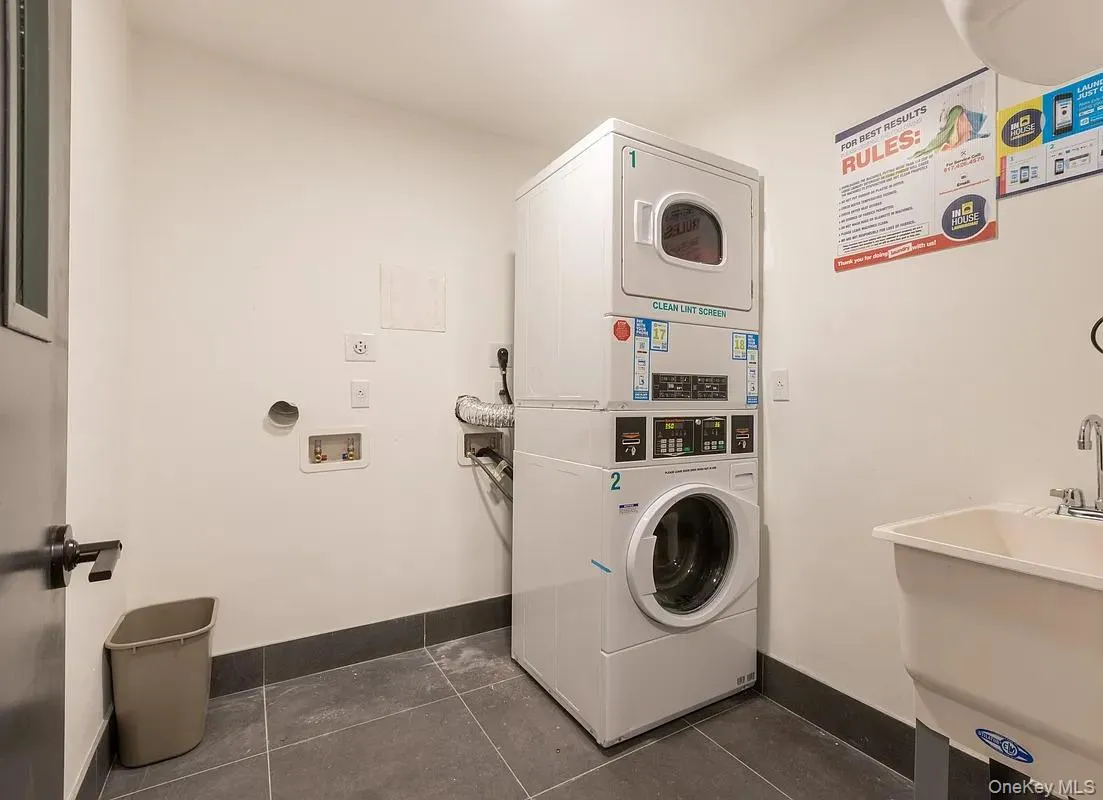 2502 Newkirk, New York, NY, 2 Bedrooms Bedrooms, 4 Rooms Rooms,1 BathroomBathrooms,Residential Lease,For Rent,Newkirk,0,955700 2502 Newkirk, New York, NY, 2 Bedrooms Bedrooms, 4 Rooms Rooms,1 BathroomBathrooms,Residential Lease,For Rent,Newkirk,0,955700